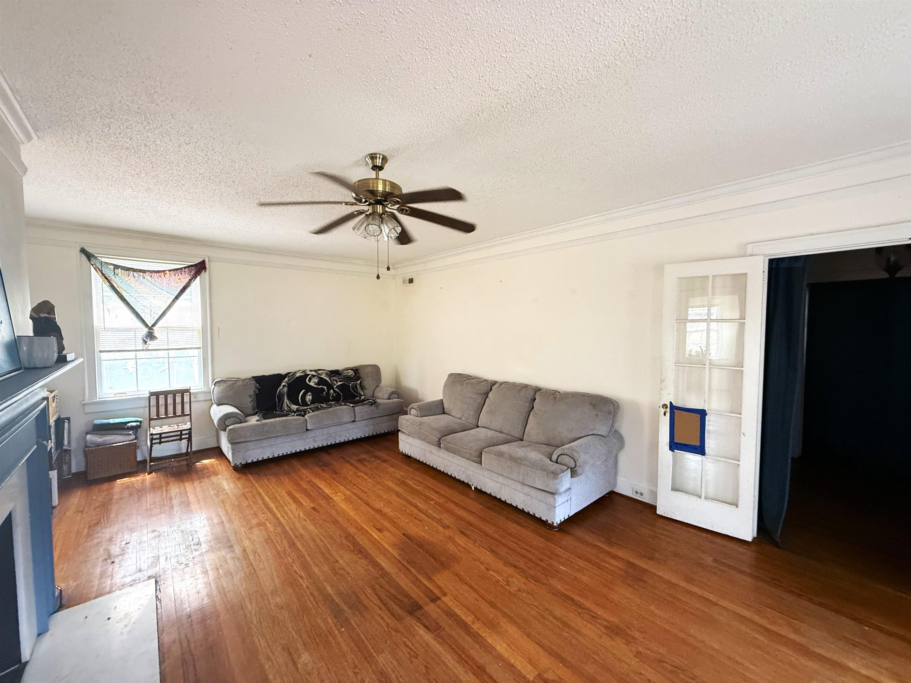 605 E Main St. Property Photo 10