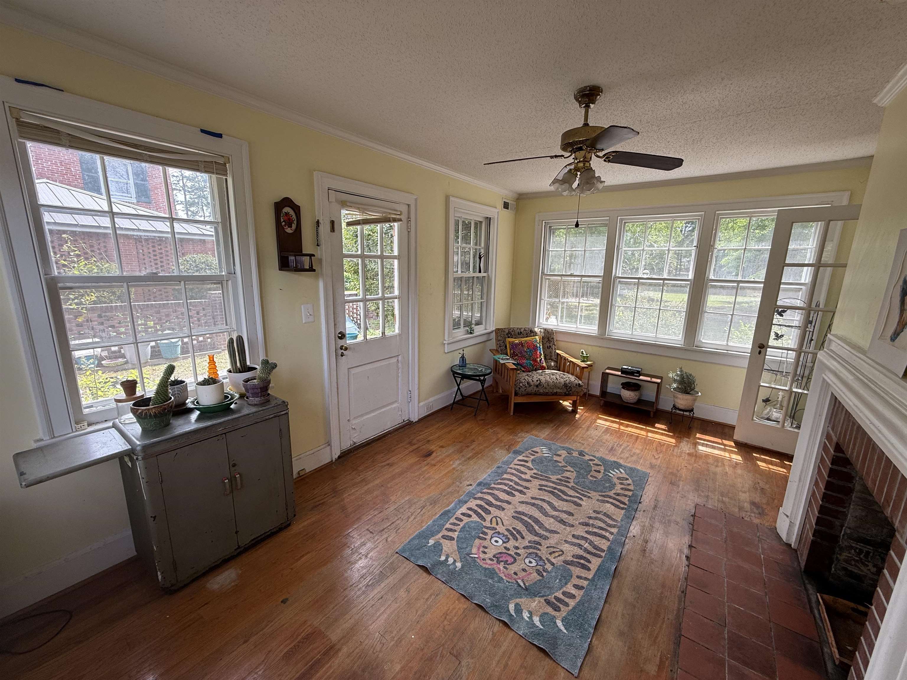 605 E Main St. Property Photo 11
