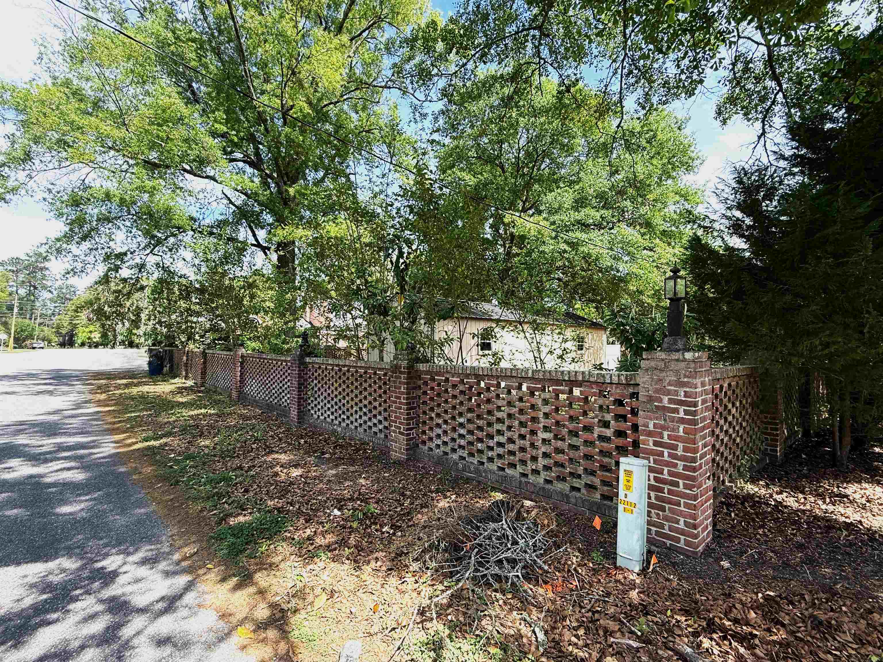 605 E Main St. Property Photo 32