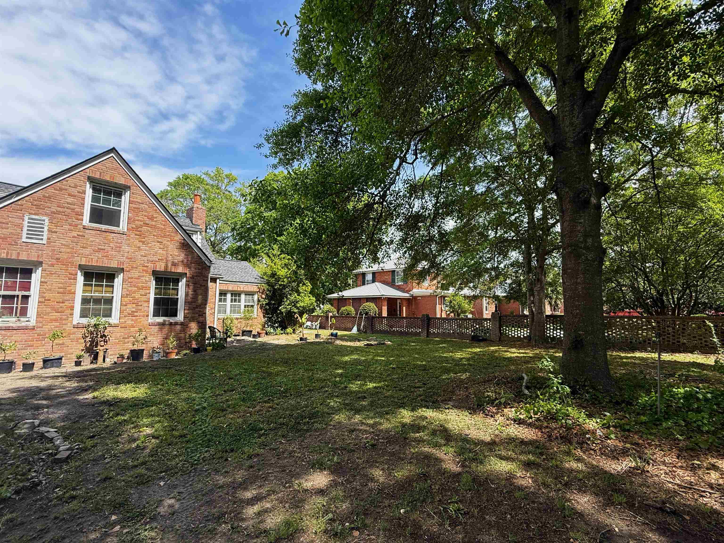 605 E Main St. Property Photo 37