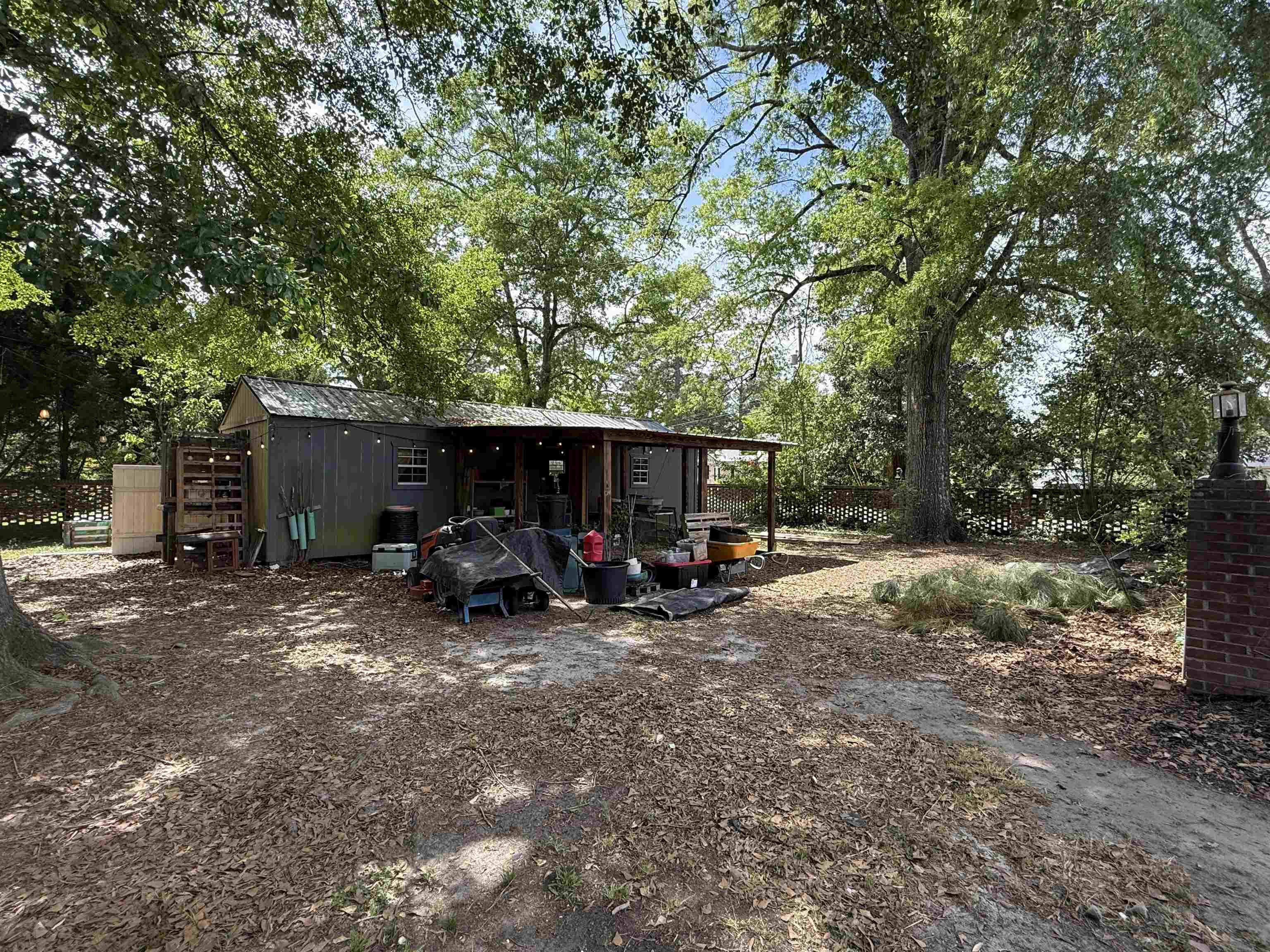 605 E Main St. Property Photo 38