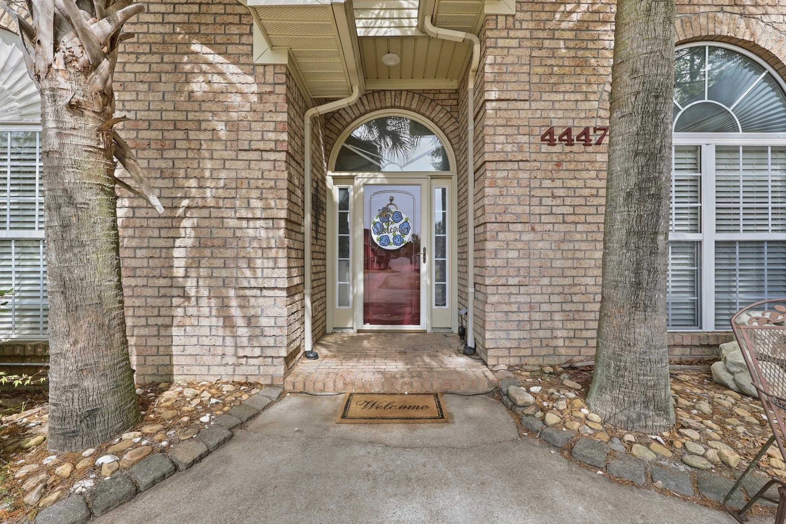 4447 River Rd. Property Photo 3