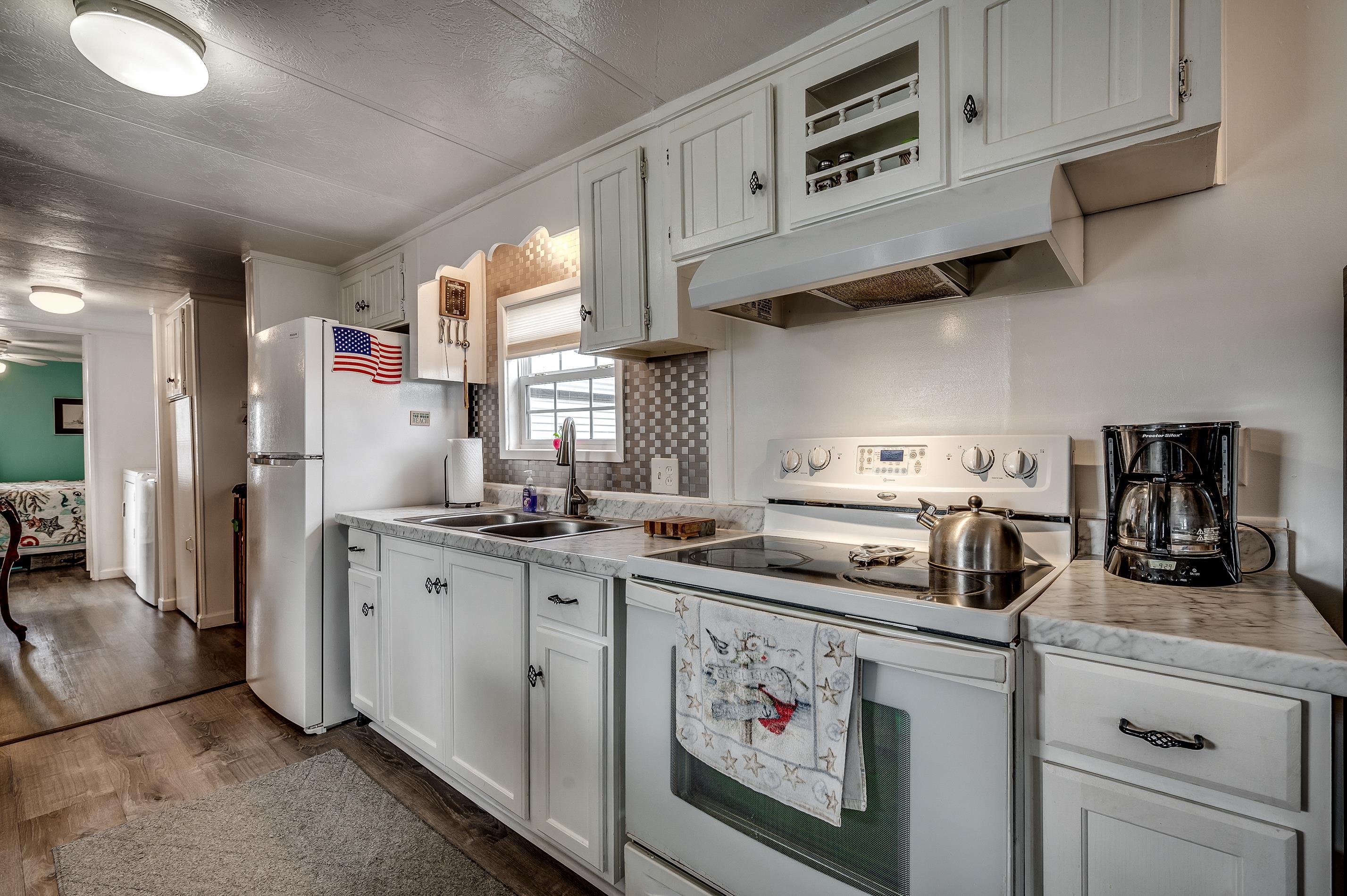 1505 Gardenia Ave. Property Photo 6