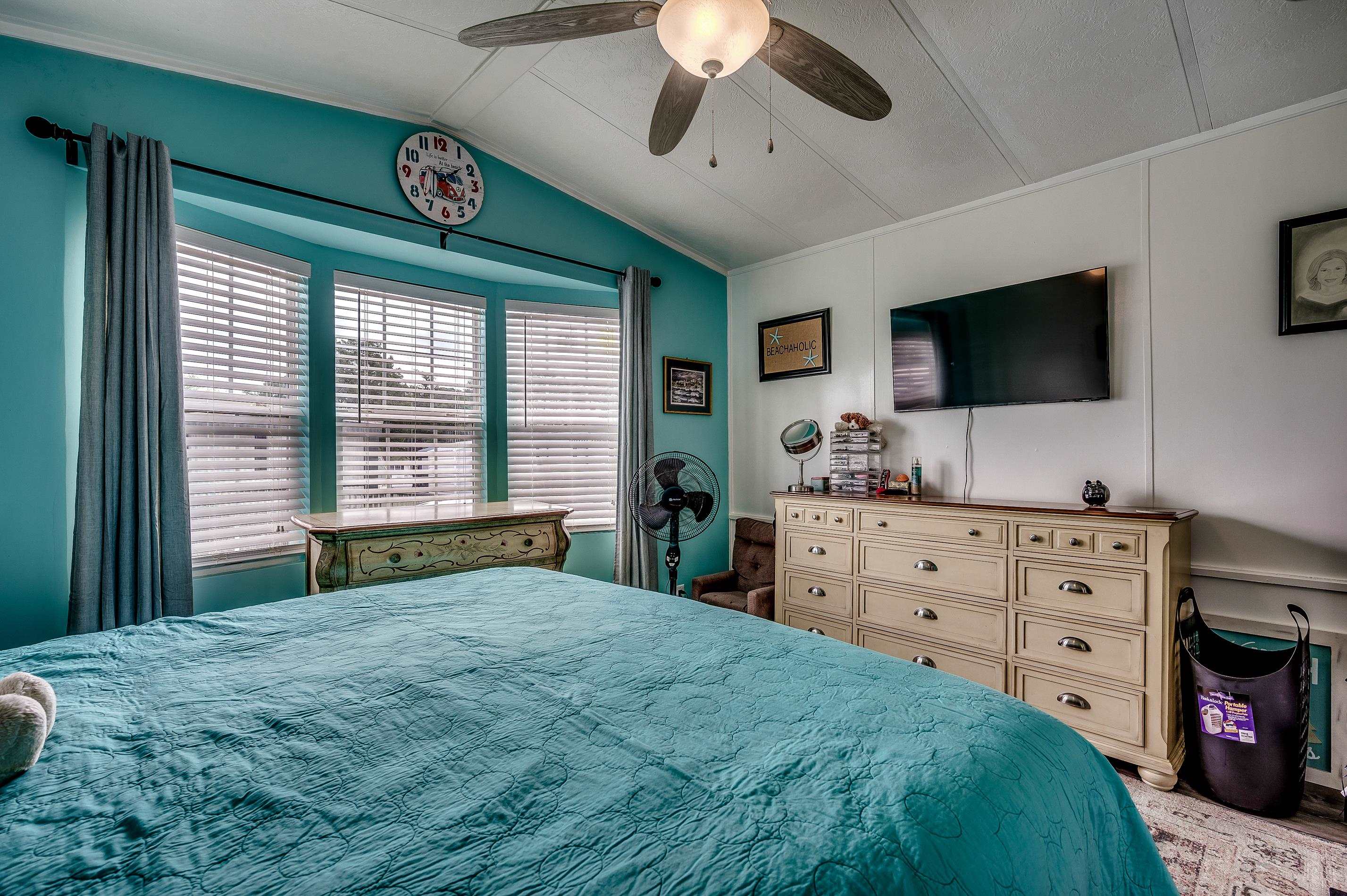 1505 Gardenia Ave. Property Photo 12