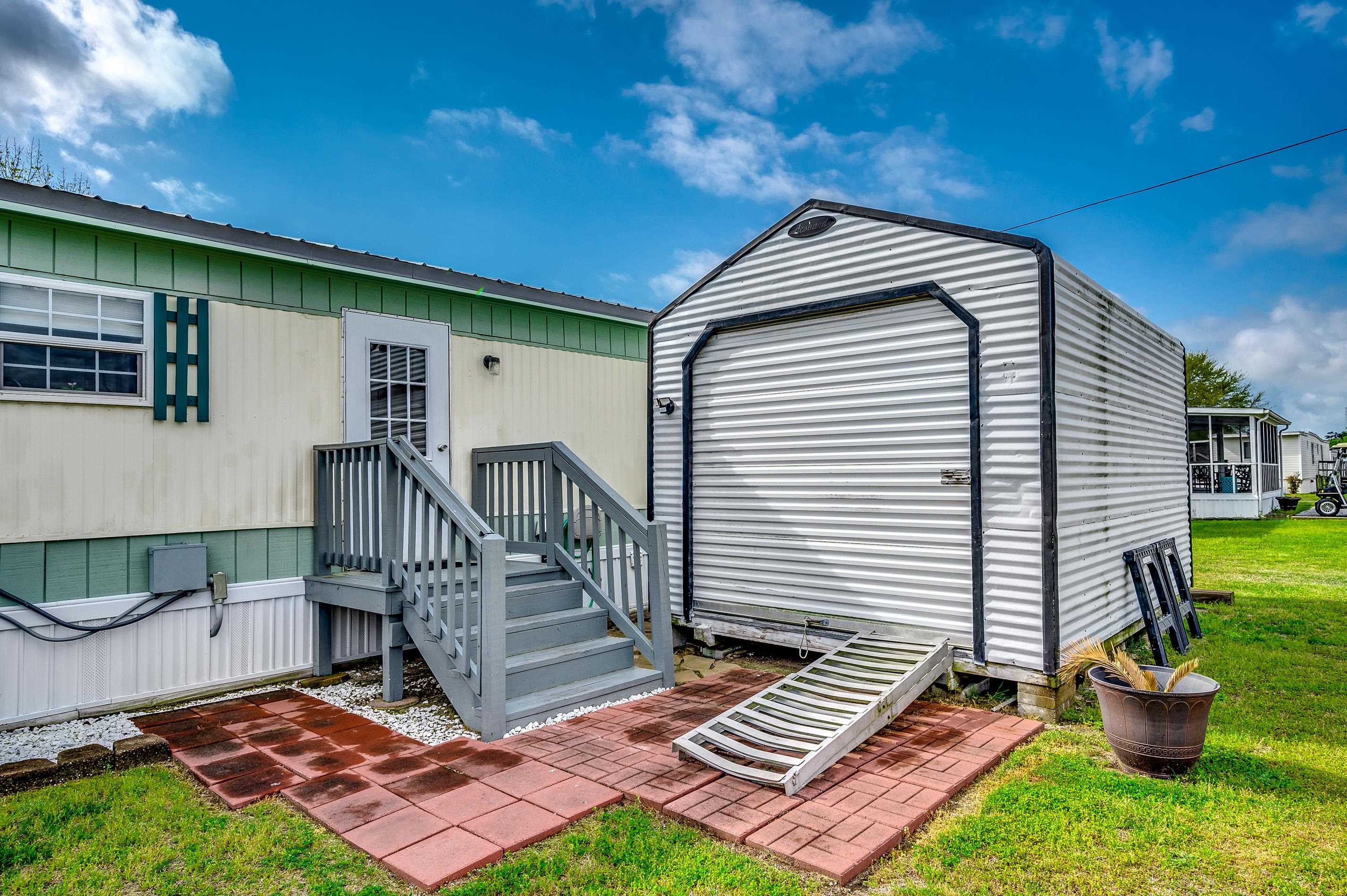 1505 Gardenia Ave. Property Photo 26