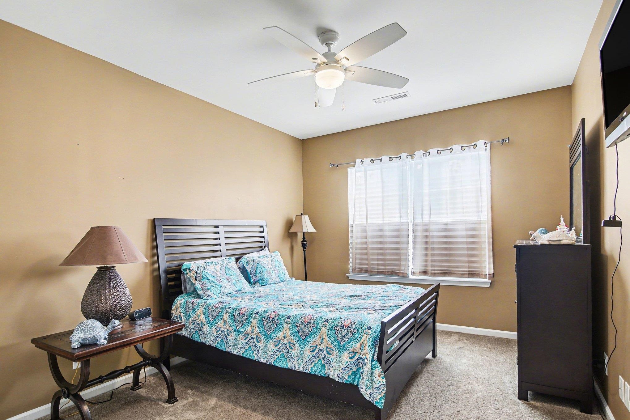 605 Queen Palm Ct. Property Photo 15