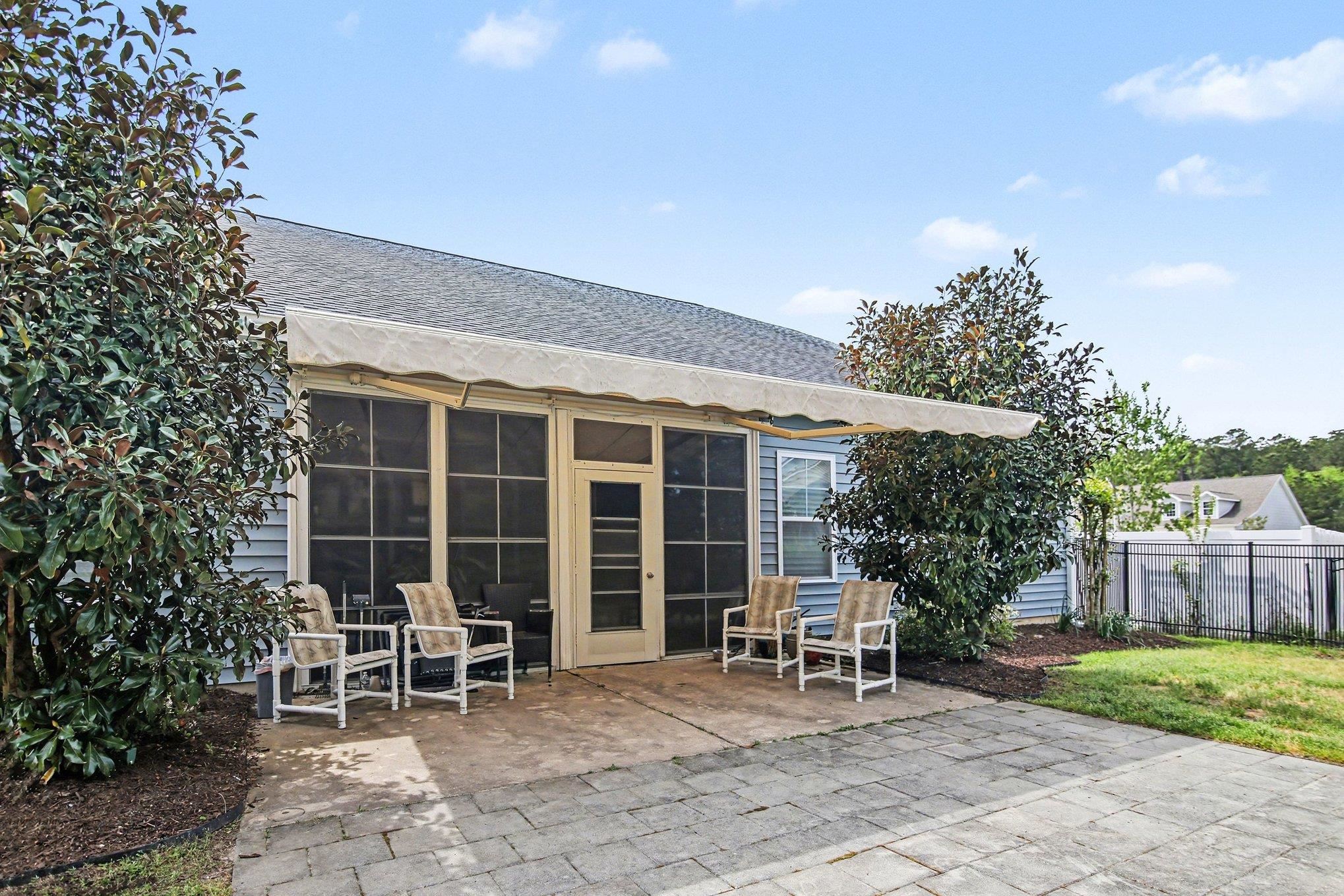 605 Queen Palm Ct. Property Photo 29