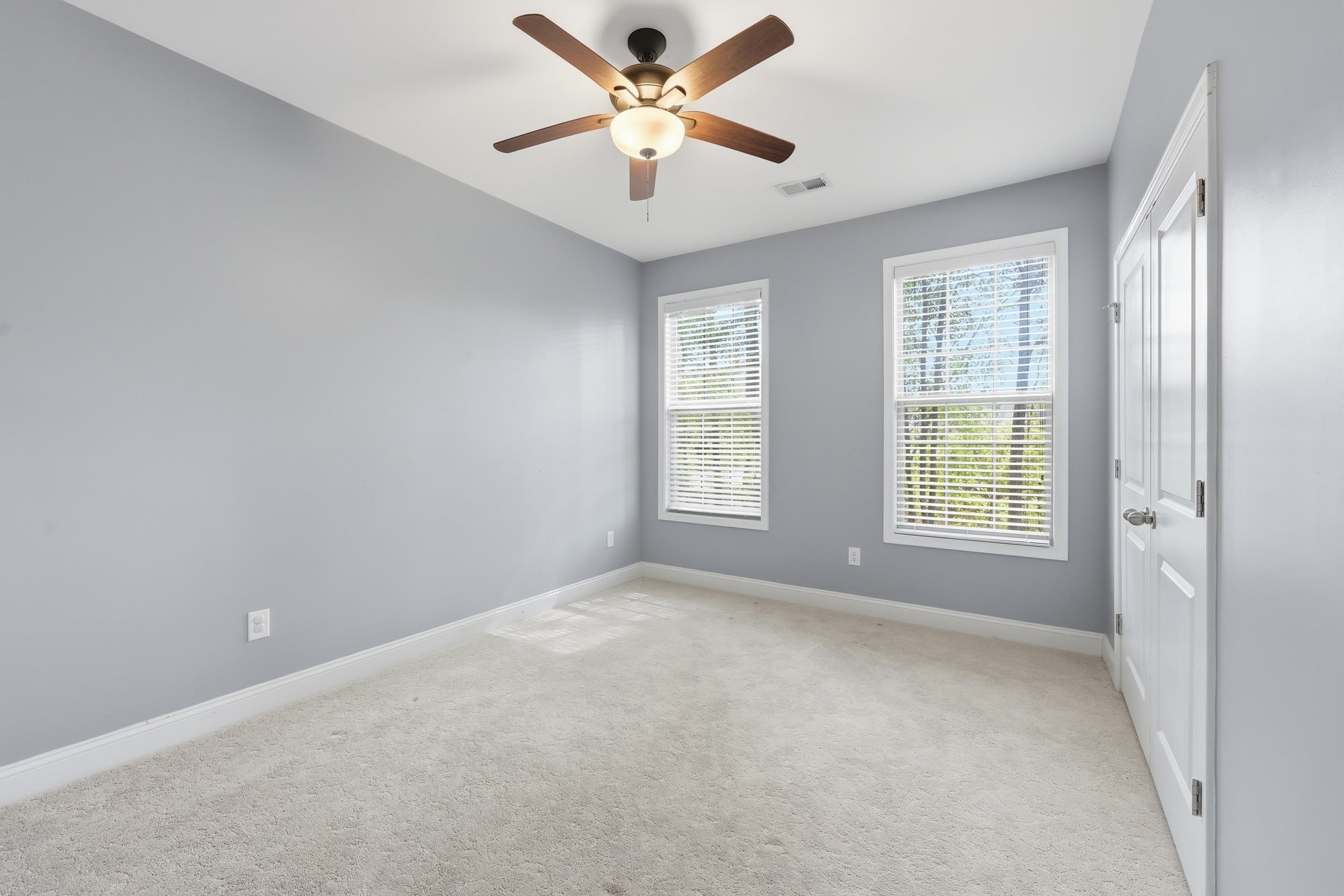 162 Summerlight Dr. Property Photo 14