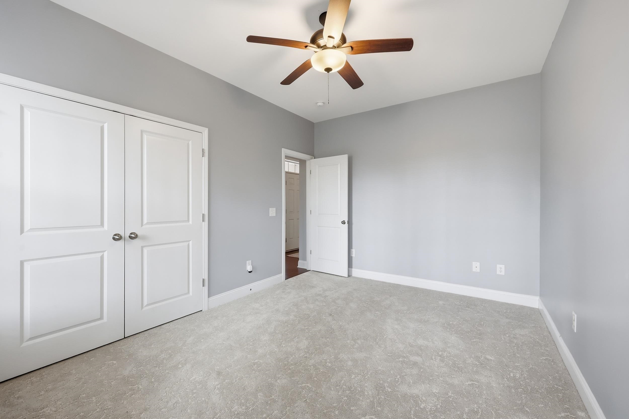 162 Summerlight Dr. Property Photo 15