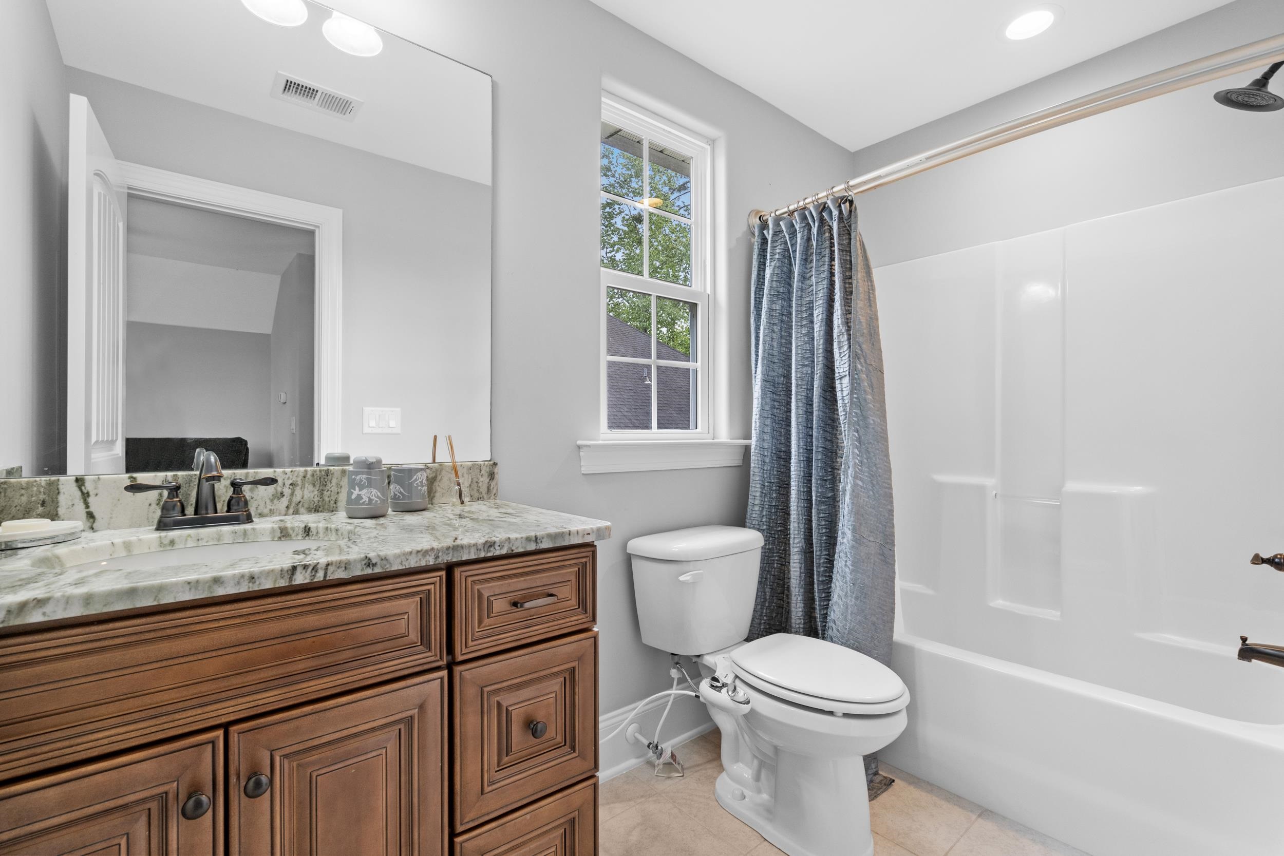 2851 Mcleod Ln. Property Photo 43