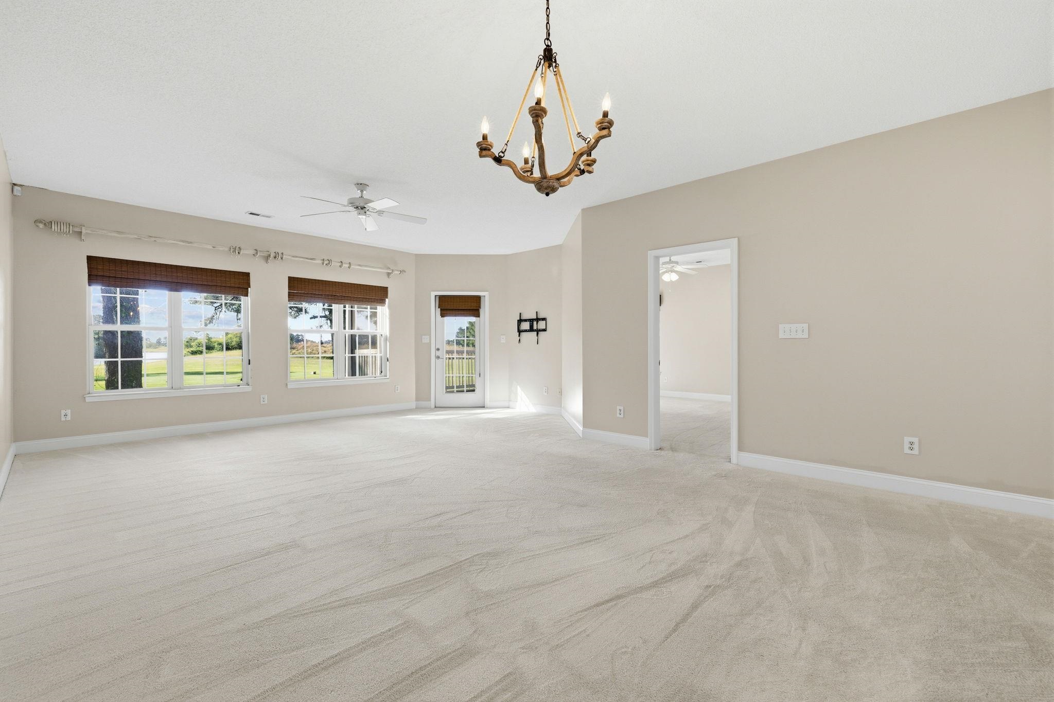 5049 Glenbrook Dr. Property Photo 3