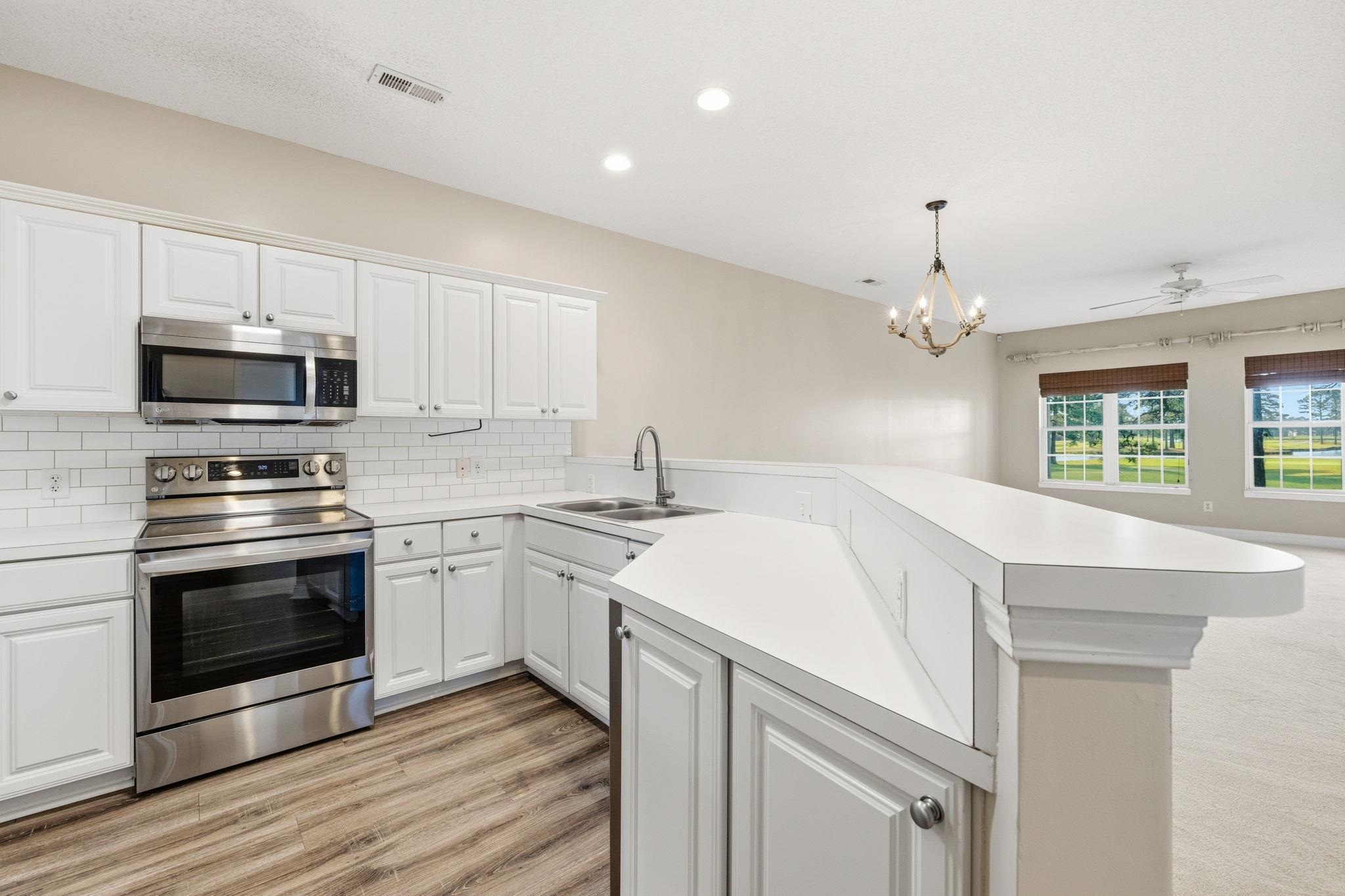 5049 Glenbrook Dr. Property Photo 11