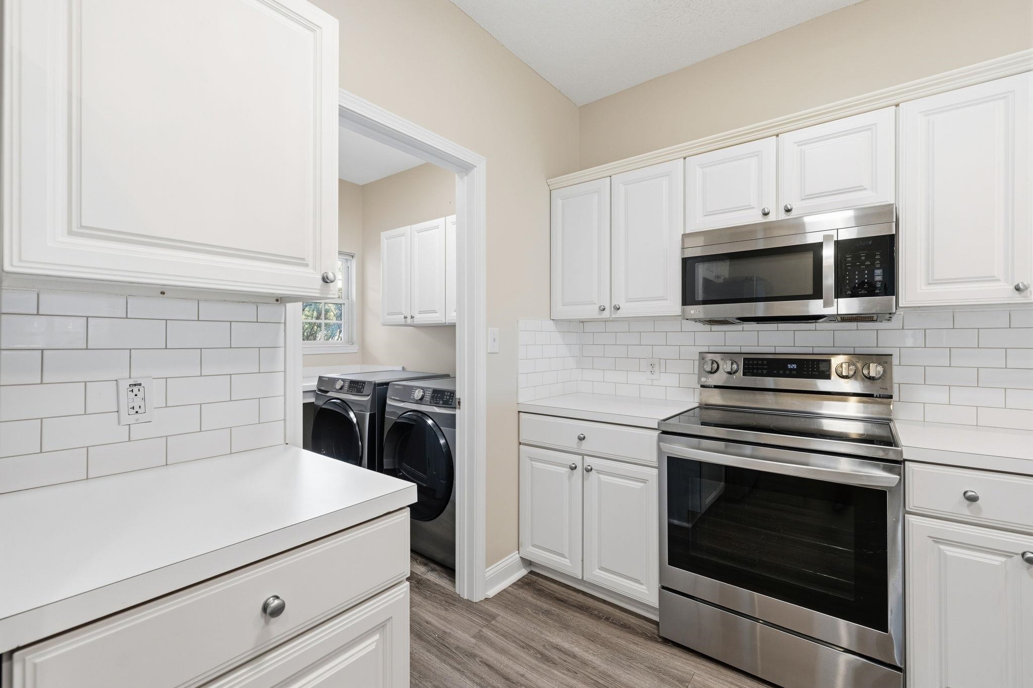 5049 Glenbrook Dr. Property Photo 12