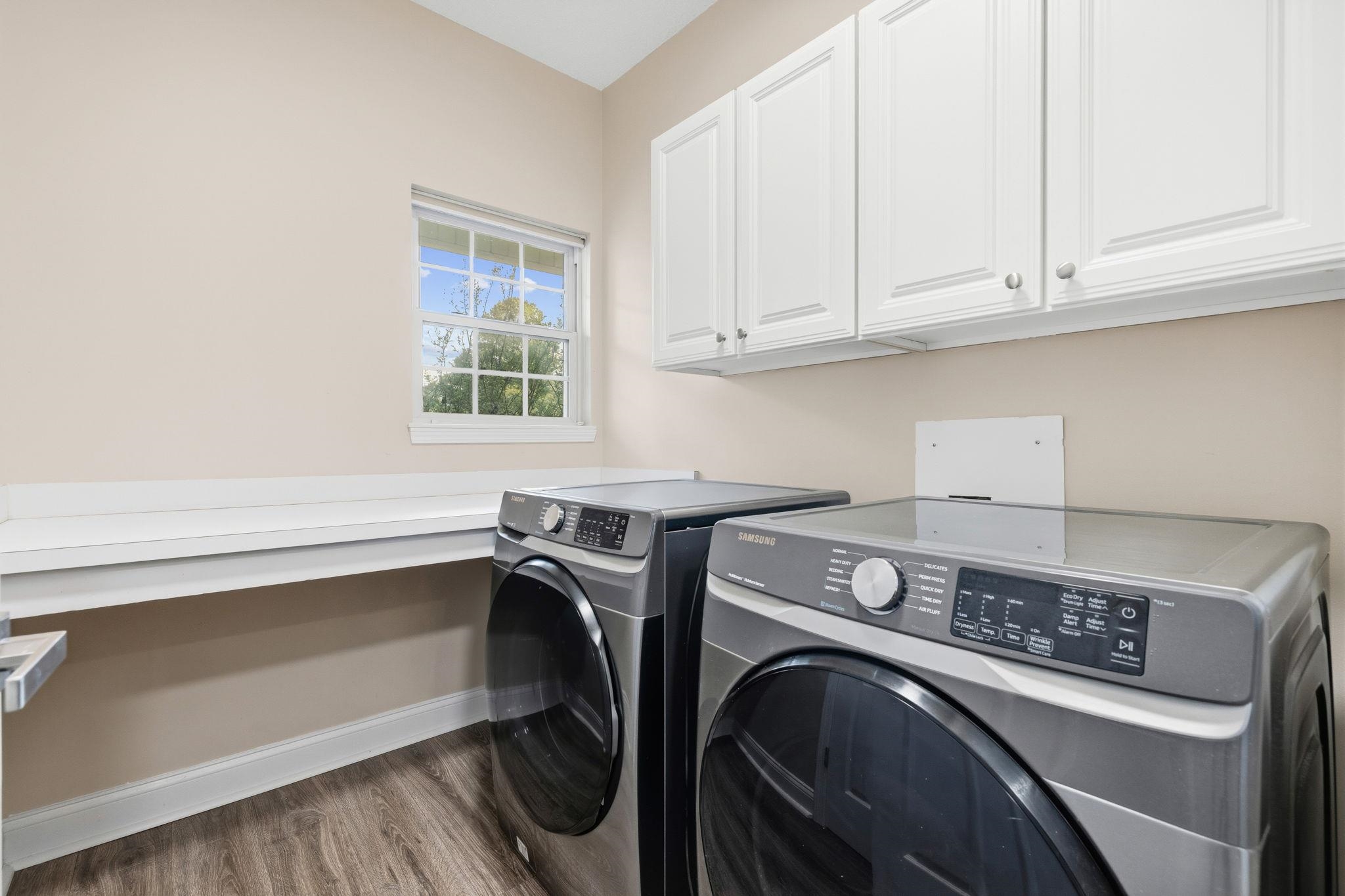 5049 Glenbrook Dr. Property Photo 13