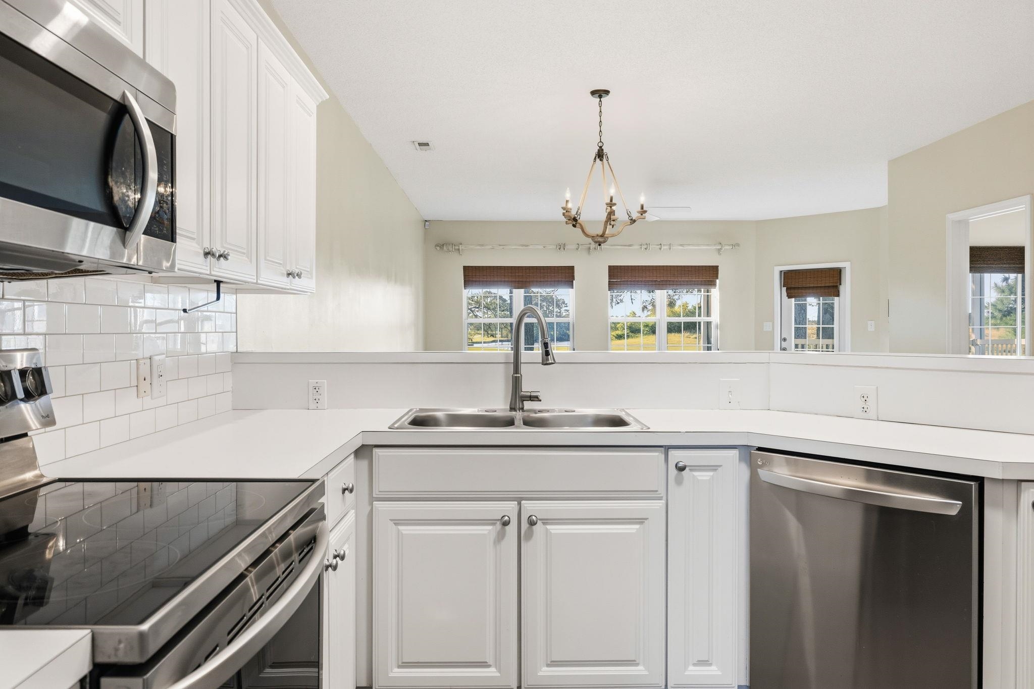 5049 Glenbrook Dr. Property Photo 15