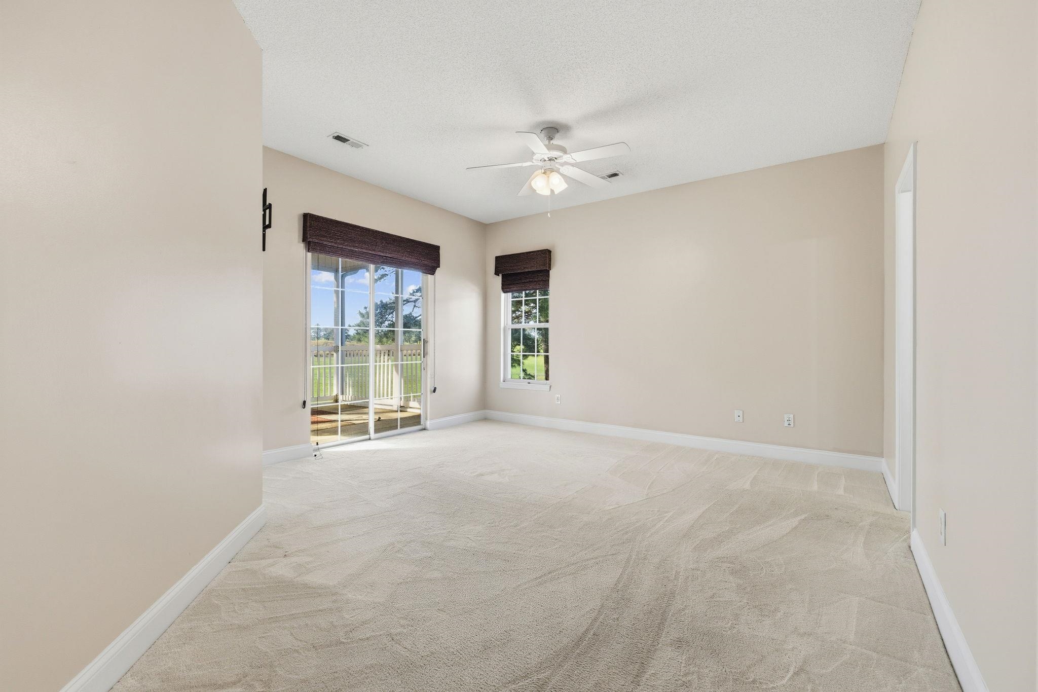 5049 Glenbrook Dr. Property Photo 18