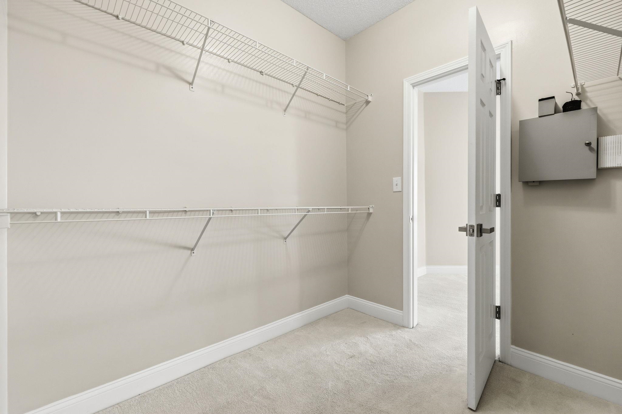 5049 Glenbrook Dr. Property Photo 20