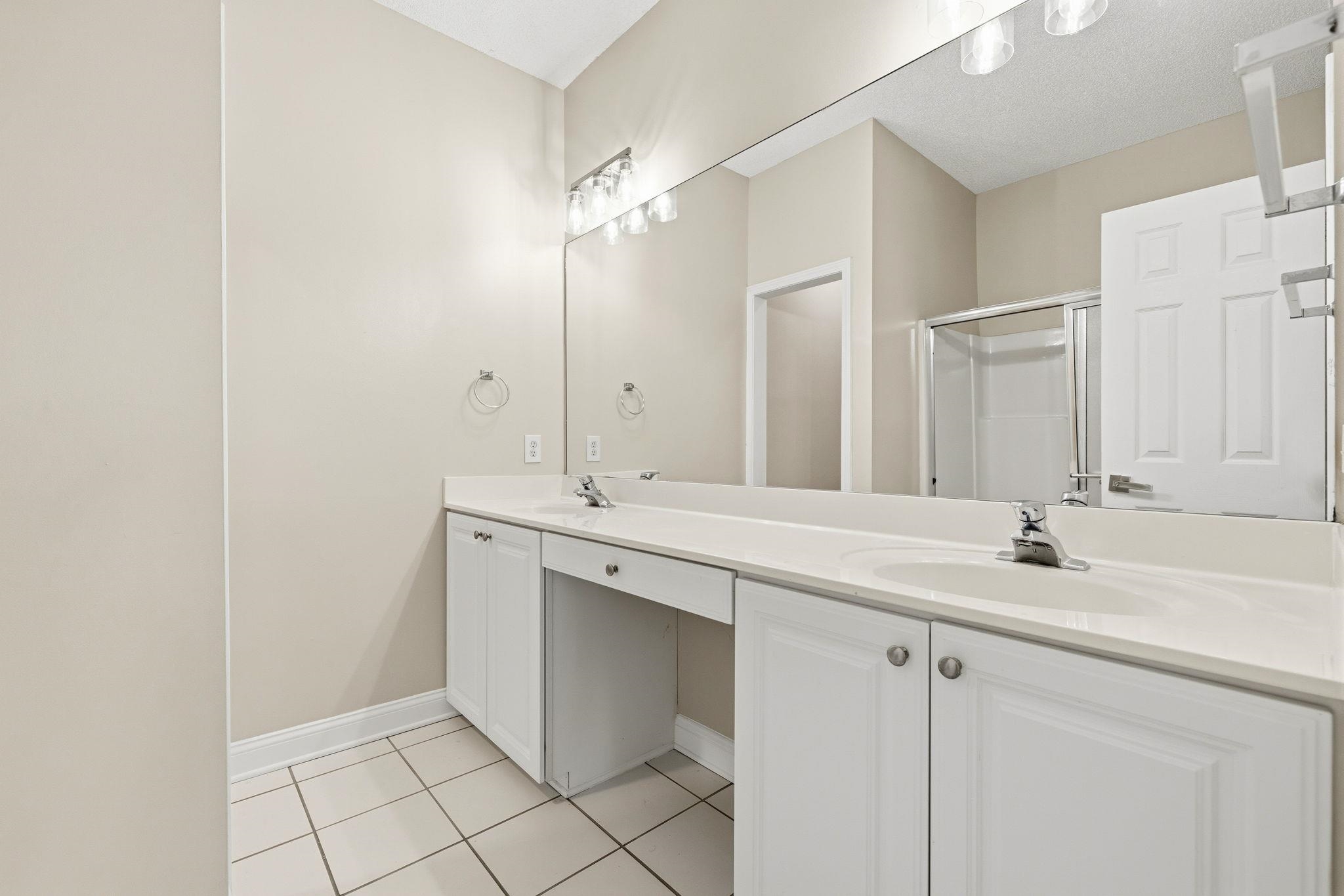 5049 Glenbrook Dr. Property Photo 23