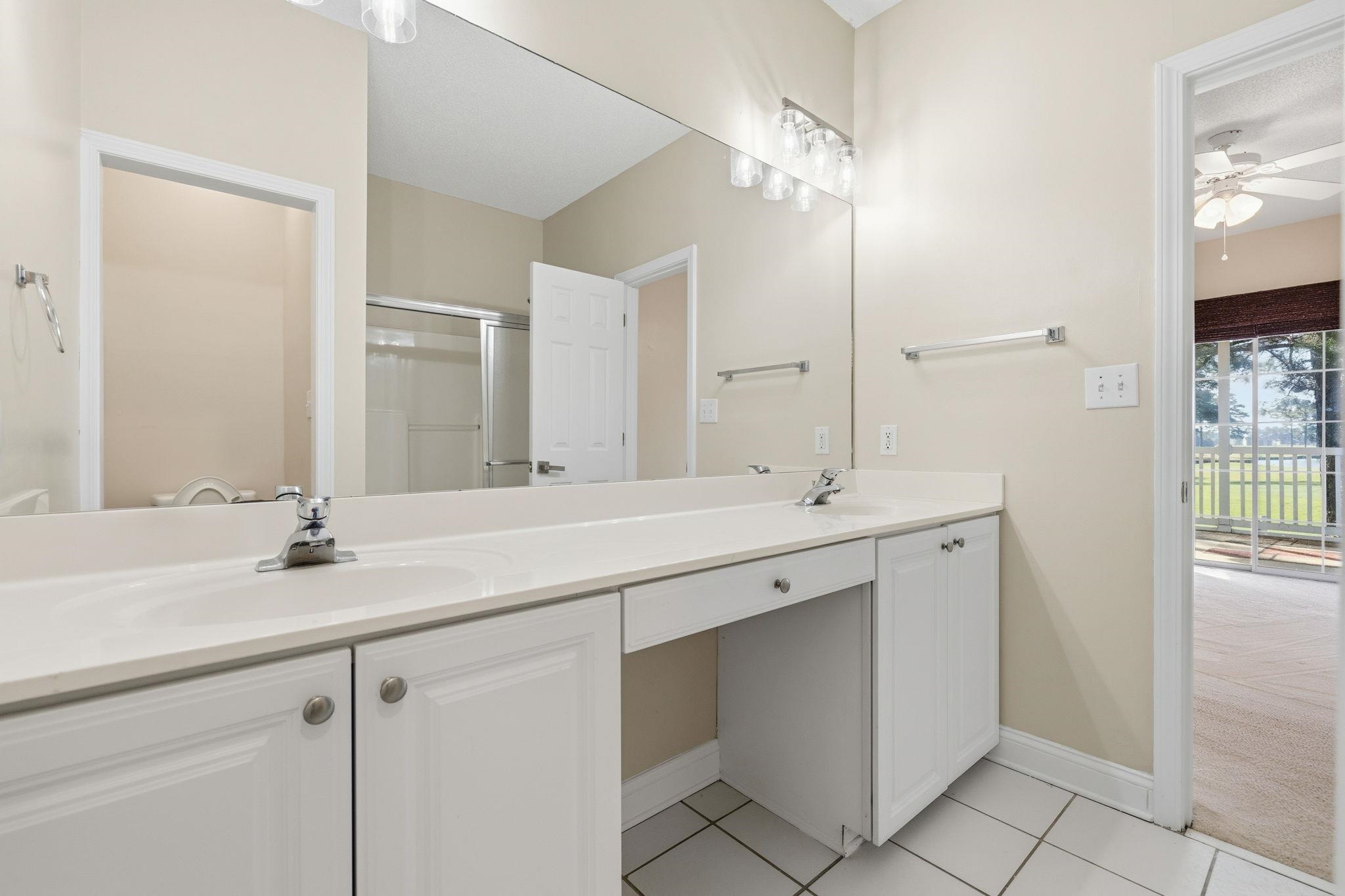 5049 Glenbrook Dr. Property Photo 25