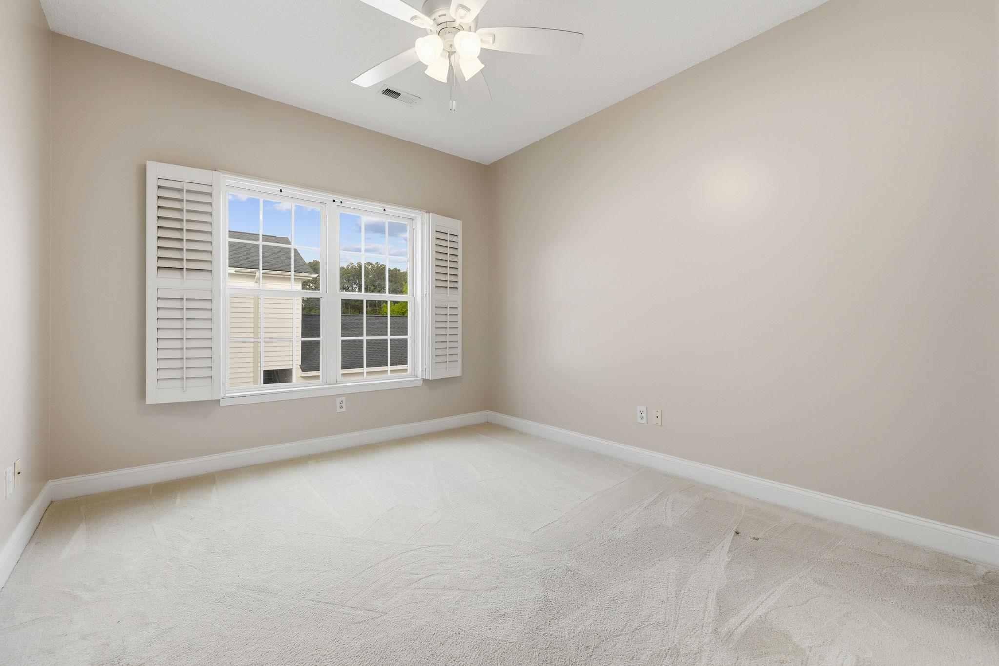 5049 Glenbrook Dr. Property Photo 26