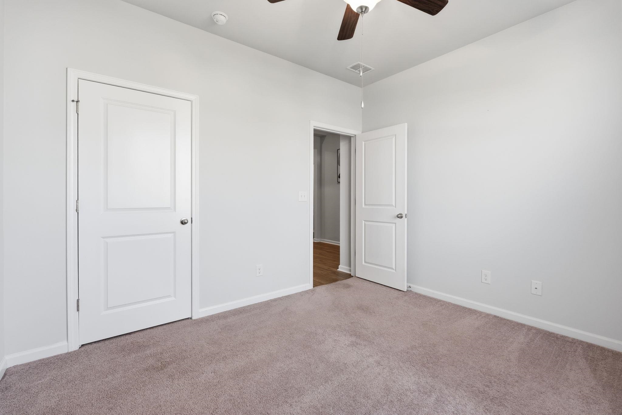 2261 Blackthorn Dr. Property Photo 12
