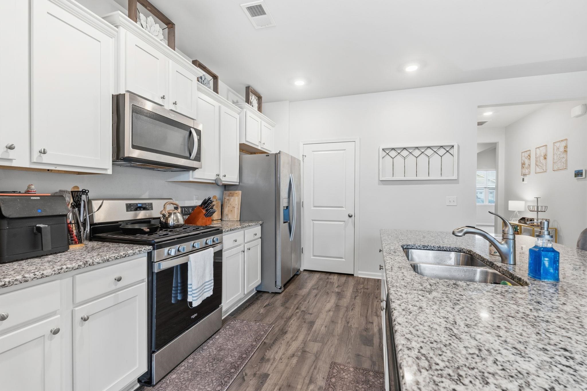 2261 Blackthorn Dr. Property Photo 19