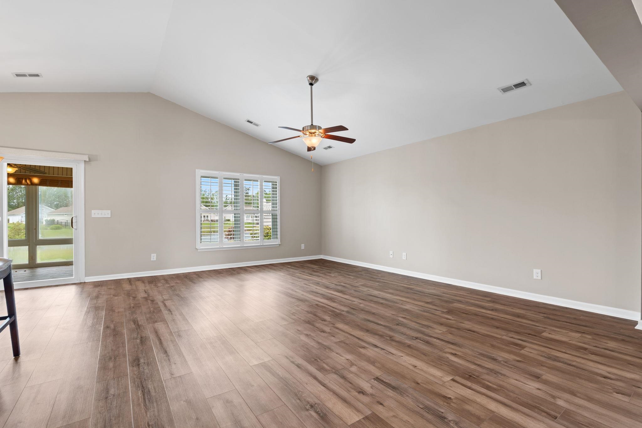 2104 Jarvis Ln. Nw Property Photo 6