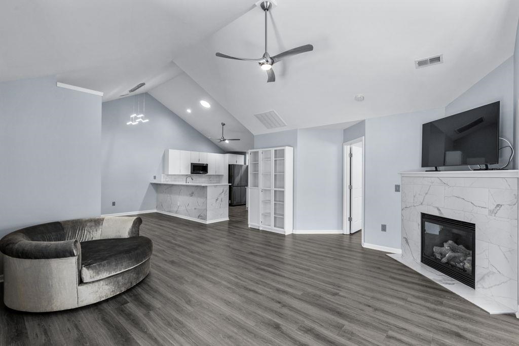 168 Stonegate Blvd. Property Photo 2