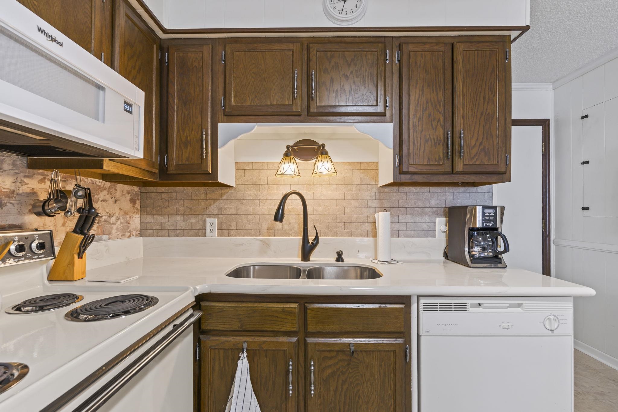 9600 Shore Dr. Property Photo 12