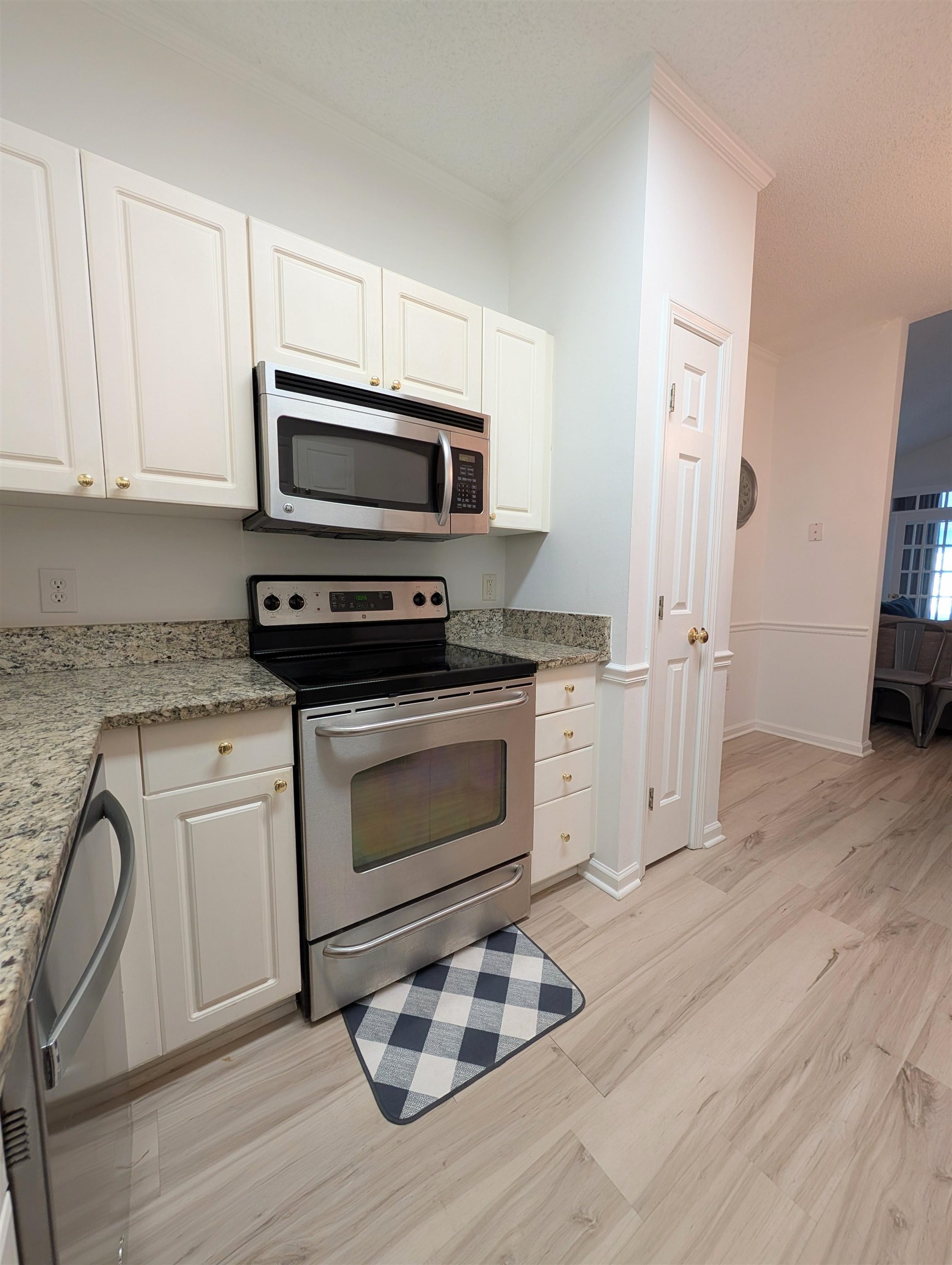 9754 Leyland Dr. Property Photo 5
