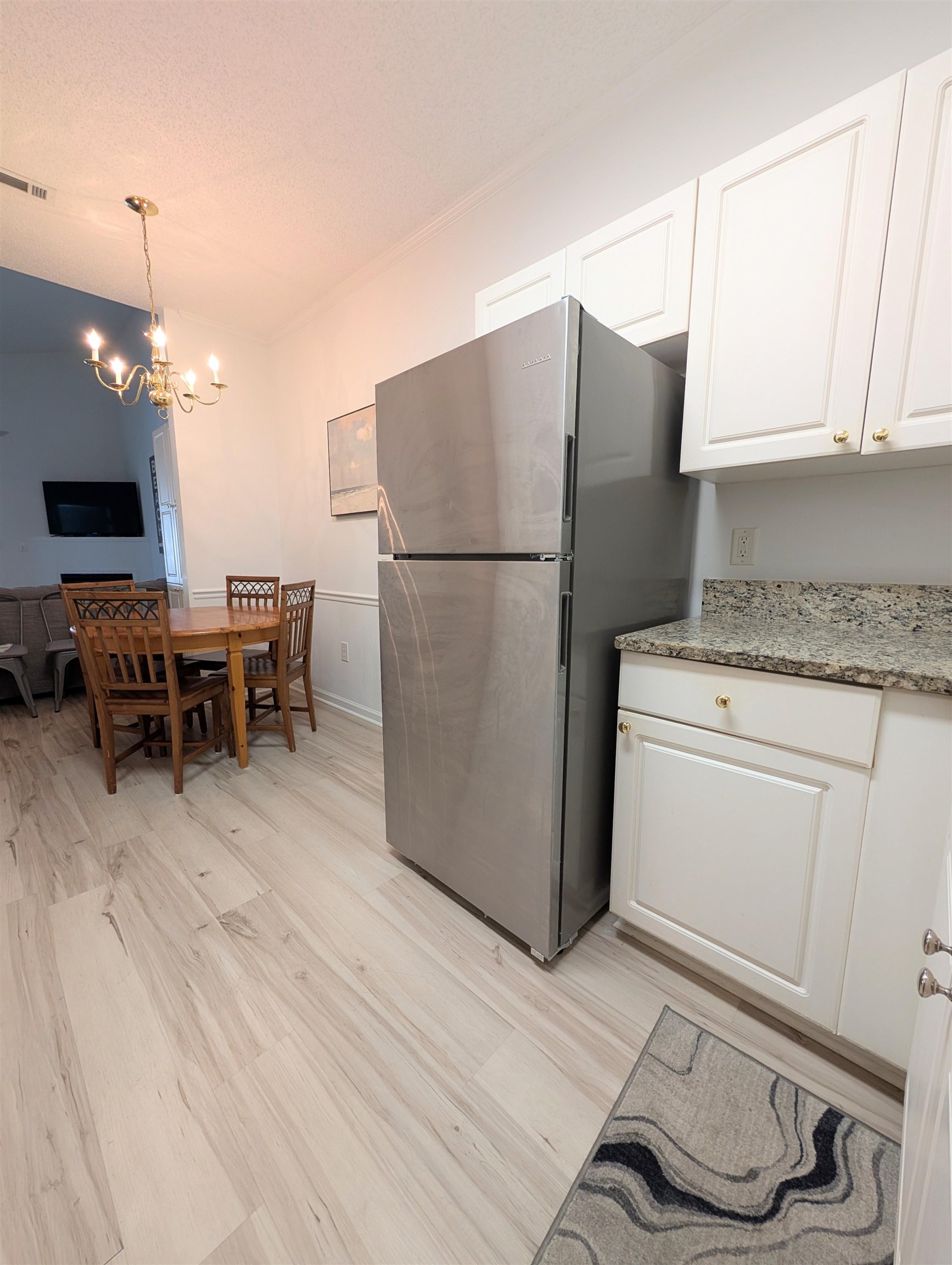 9754 Leyland Dr. Property Photo 6