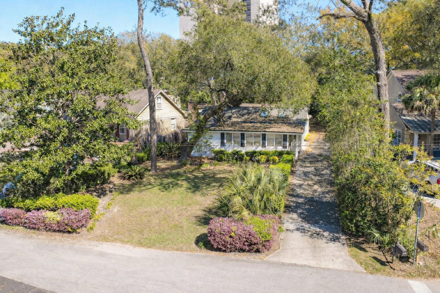 5516 Springs Ave. Property Photo 1