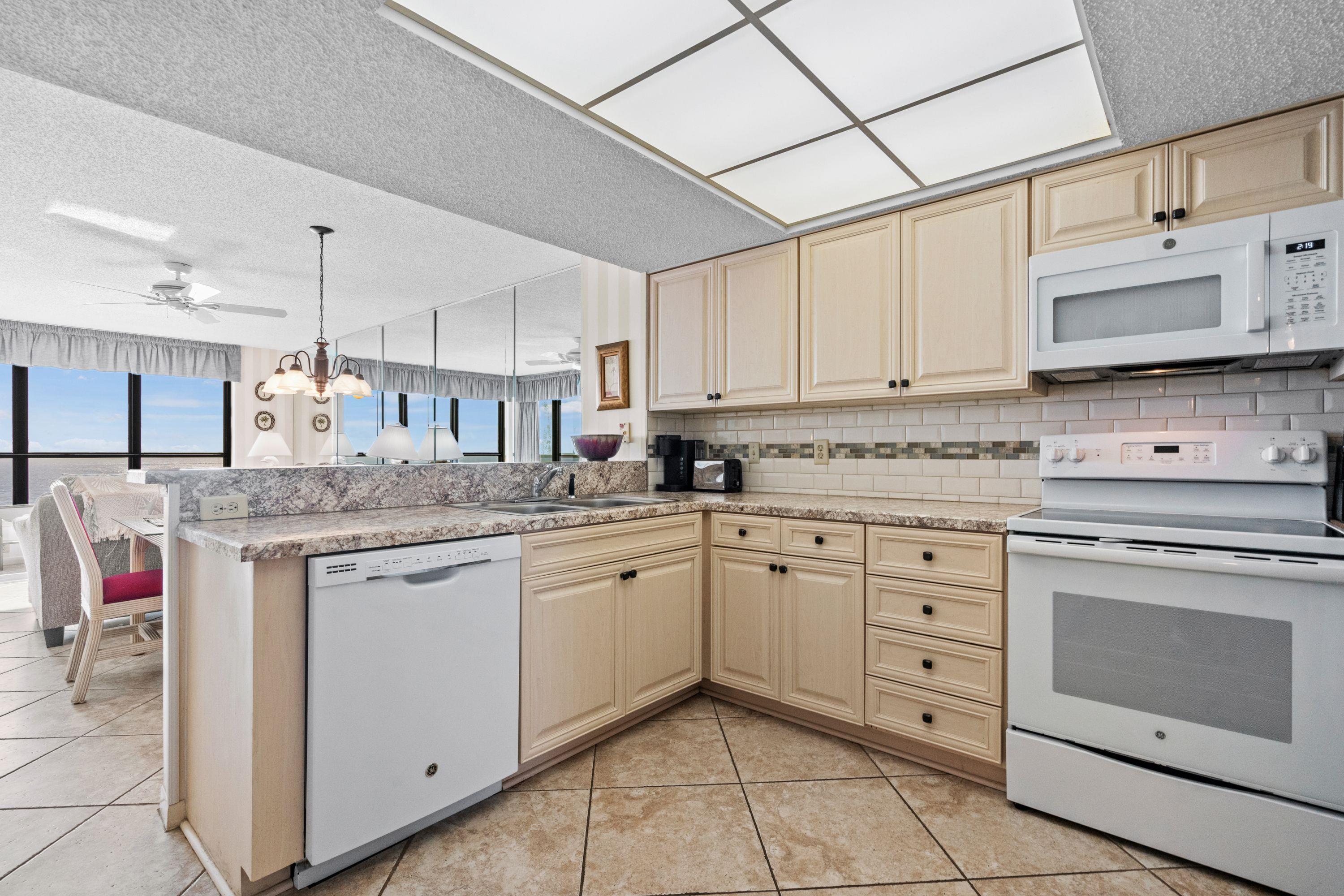 523 S Ocean Blvd. S Property Photo 28