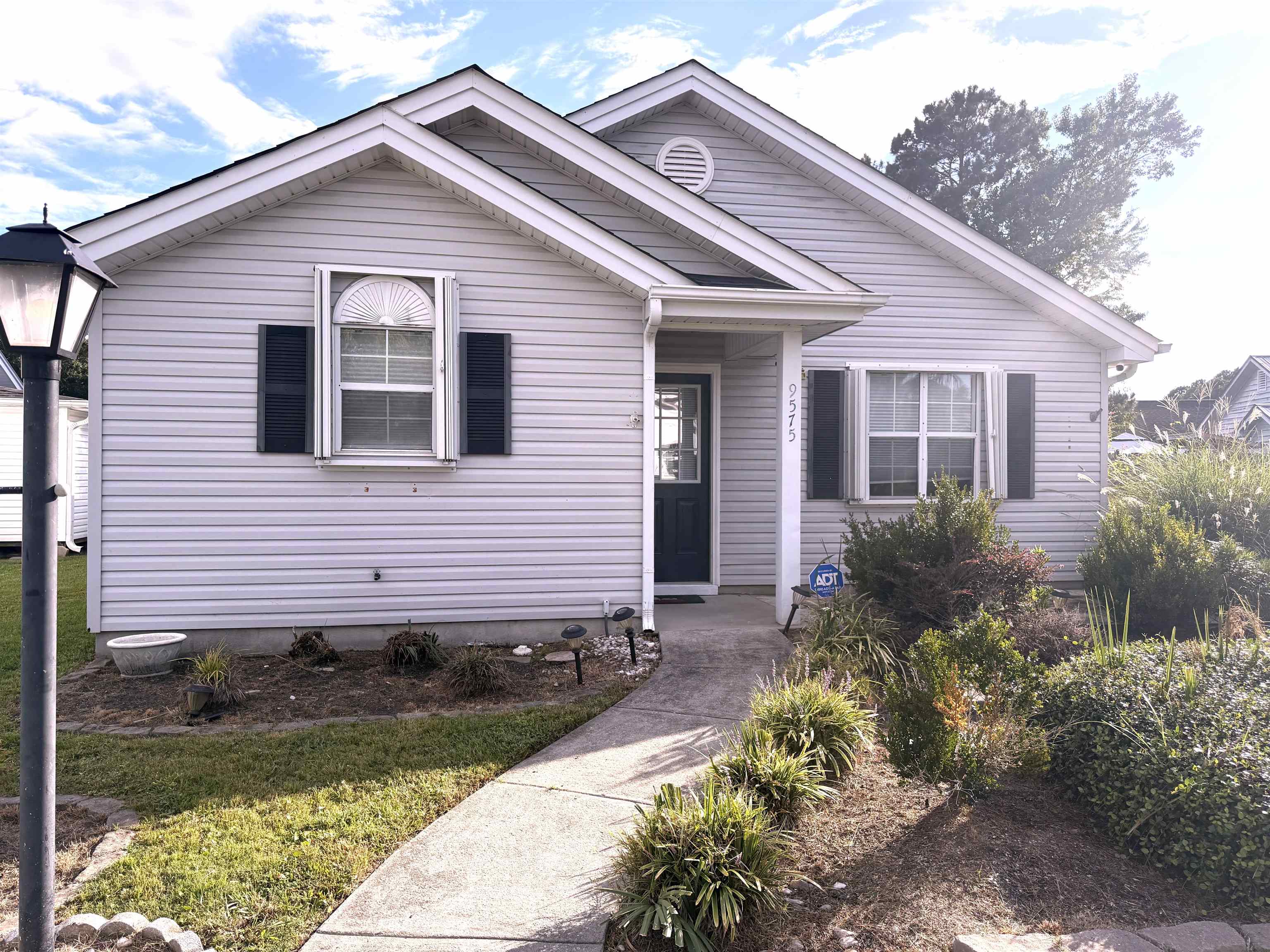 9575 Leeds Circle Property Photo 3