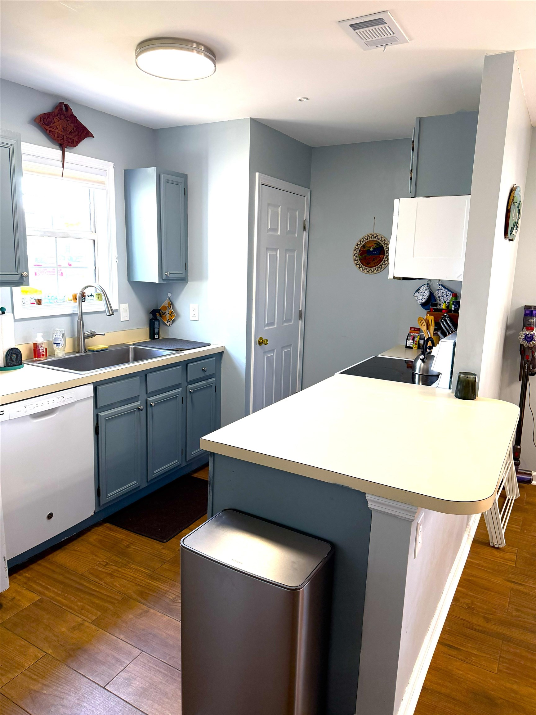 9575 Leeds Circle Property Photo 4