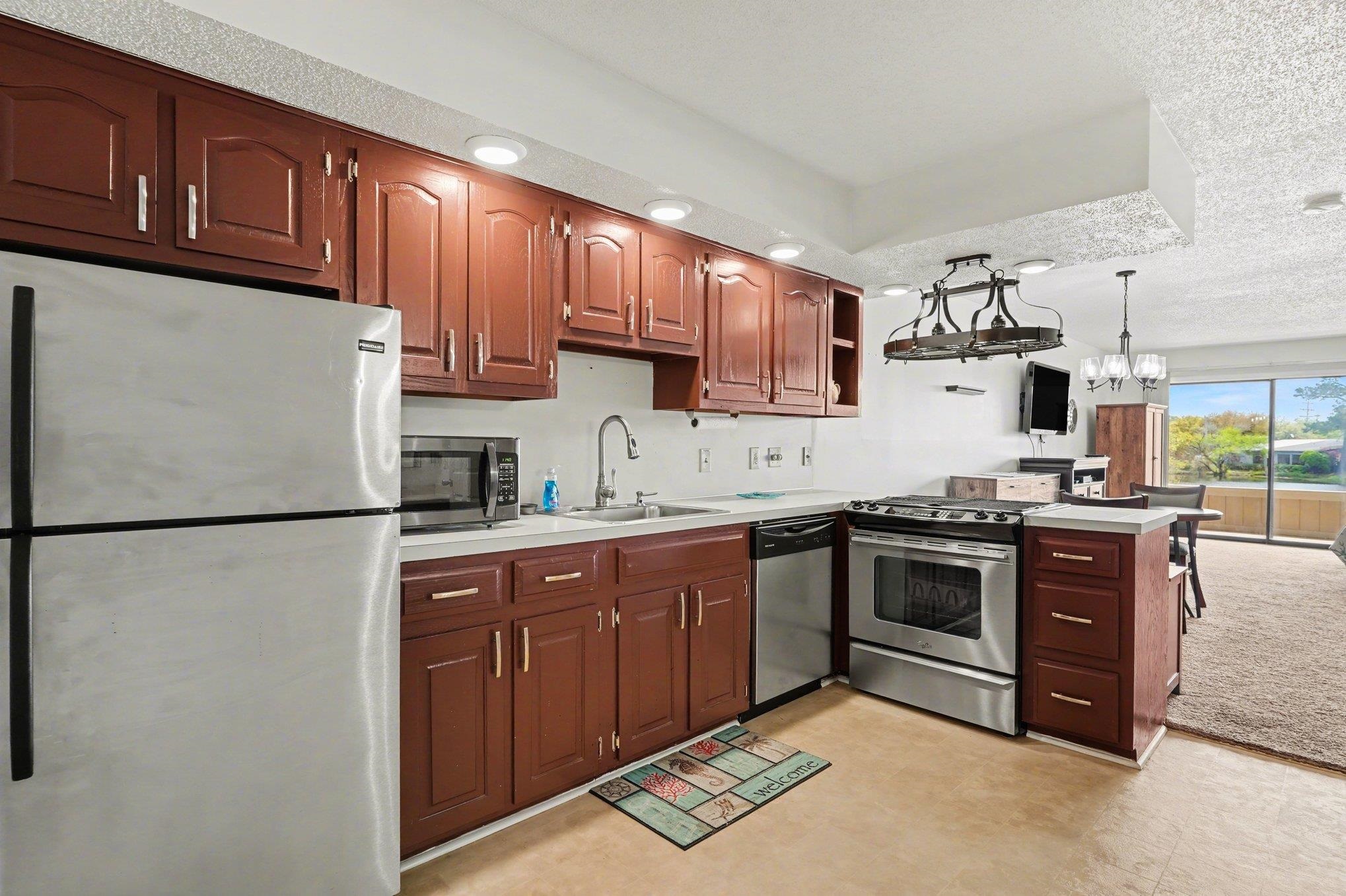 4286 Pinehurst Circle Property Photo 6