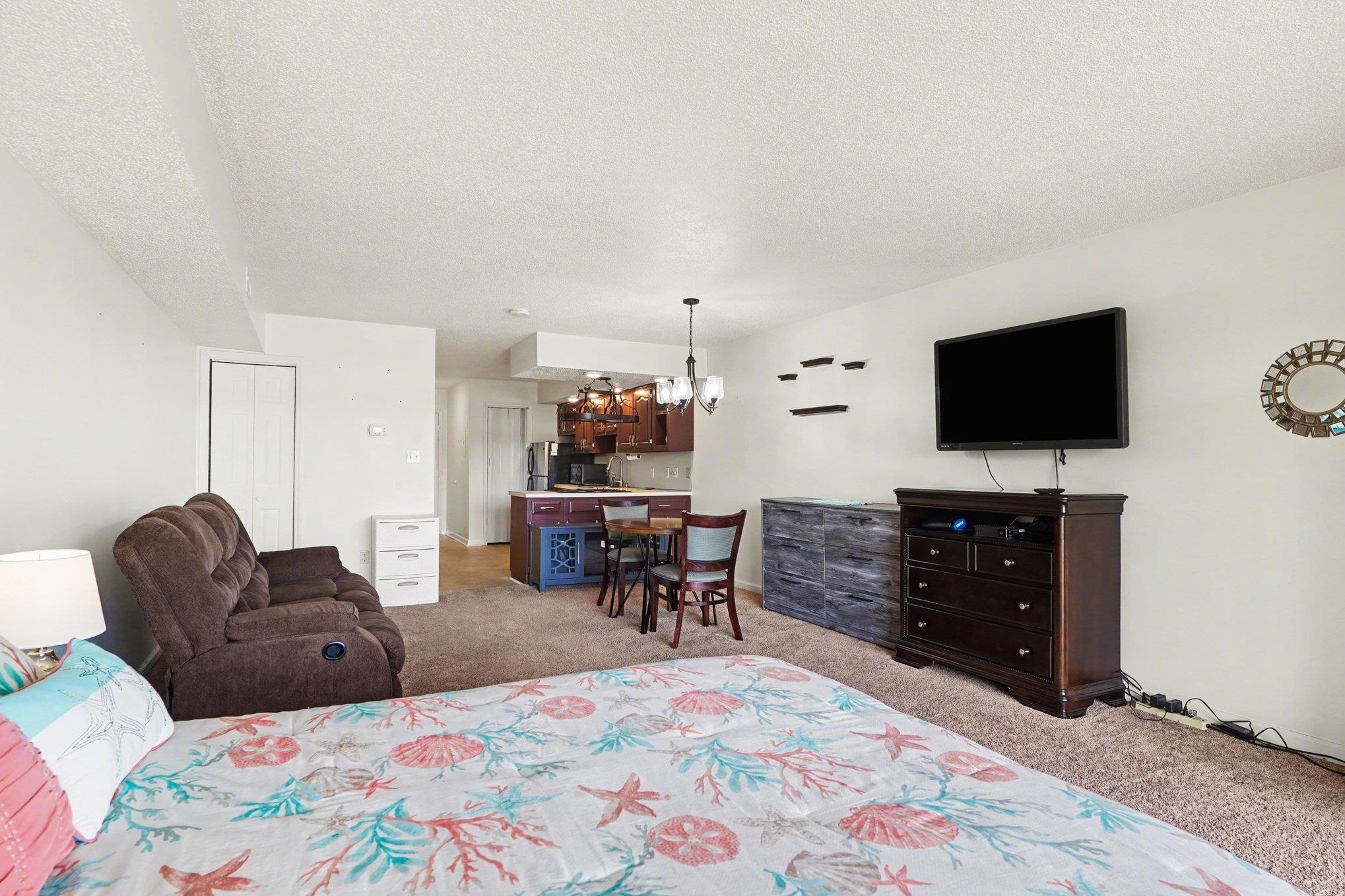 4286 Pinehurst Circle Property Photo 7