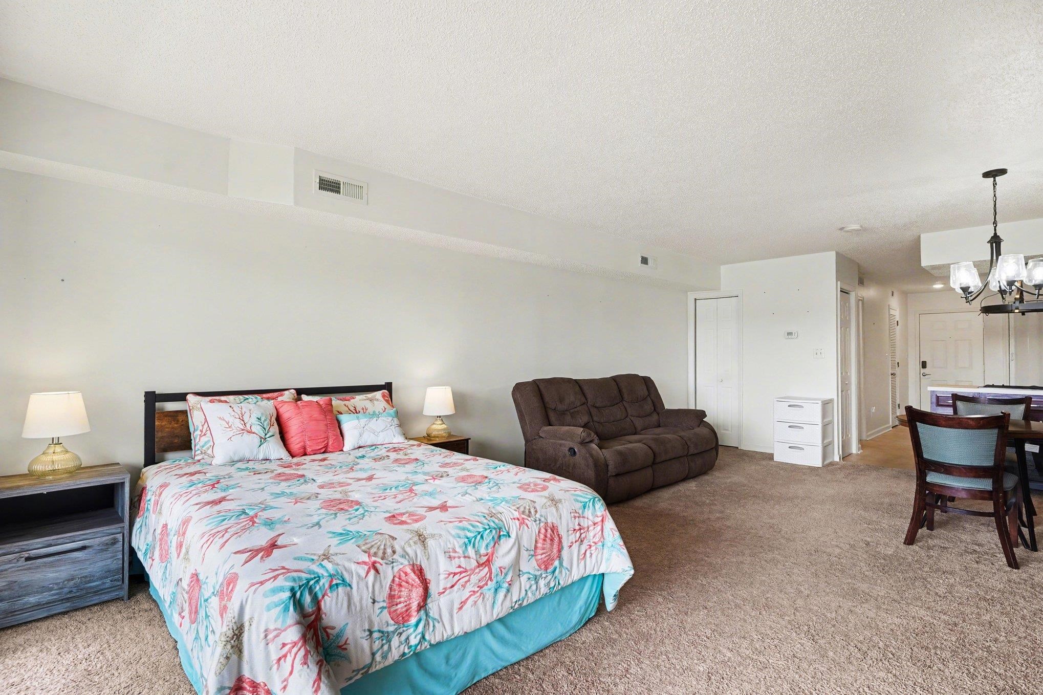 4286 Pinehurst Circle Property Photo 8