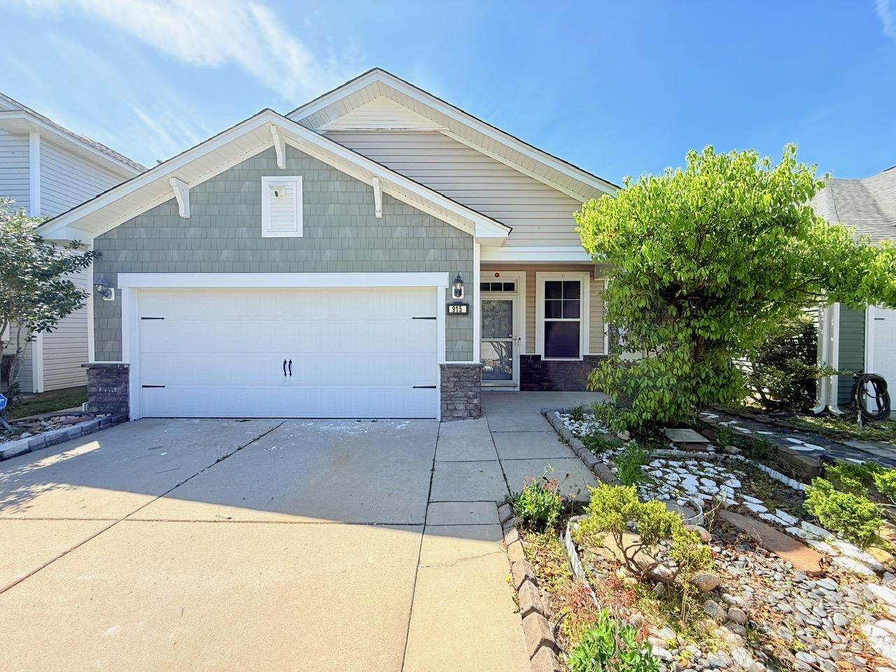 915 Oglethorpe Dr. Property Photo 3