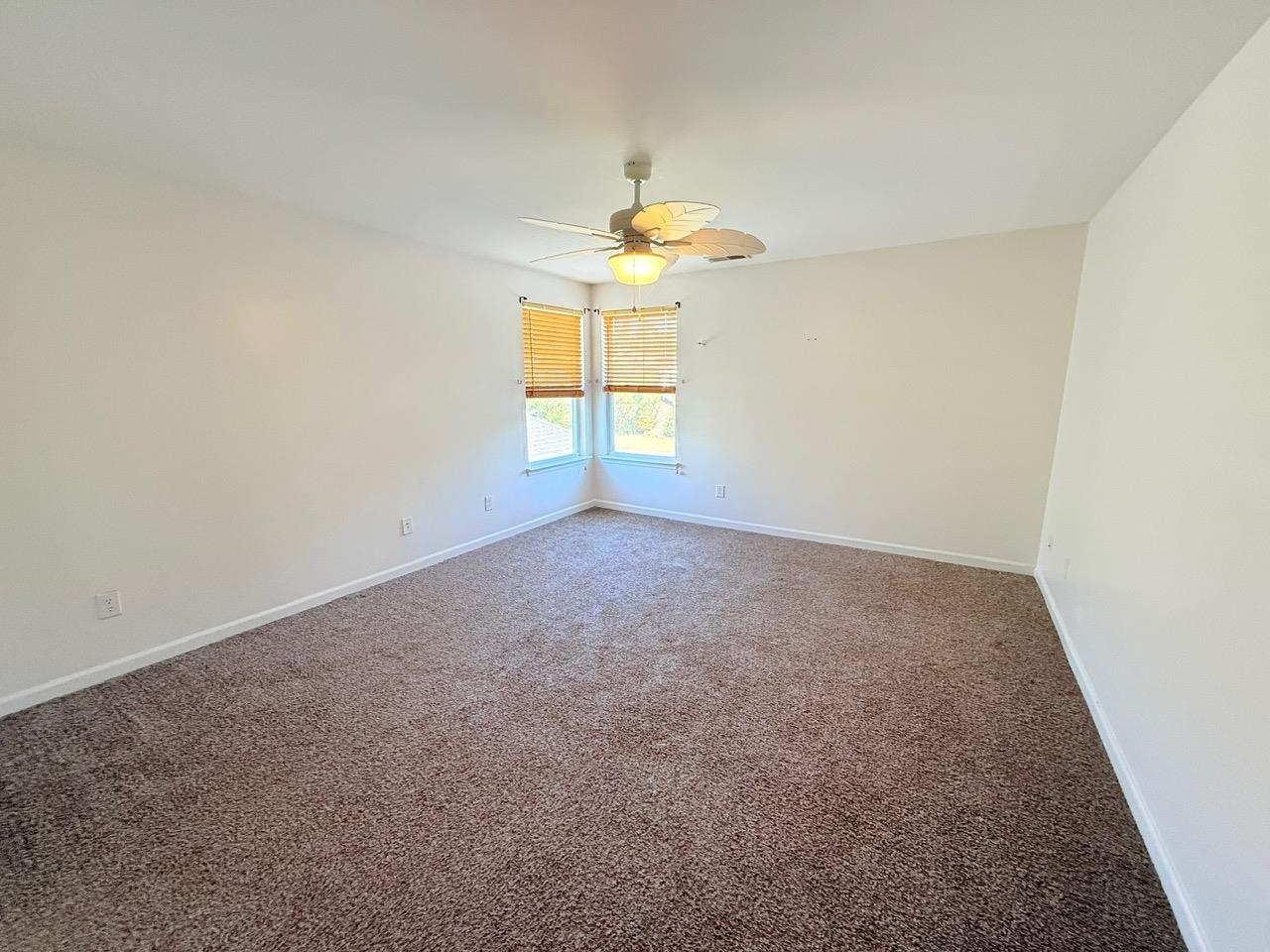 915 Oglethorpe Dr. Property Photo 28