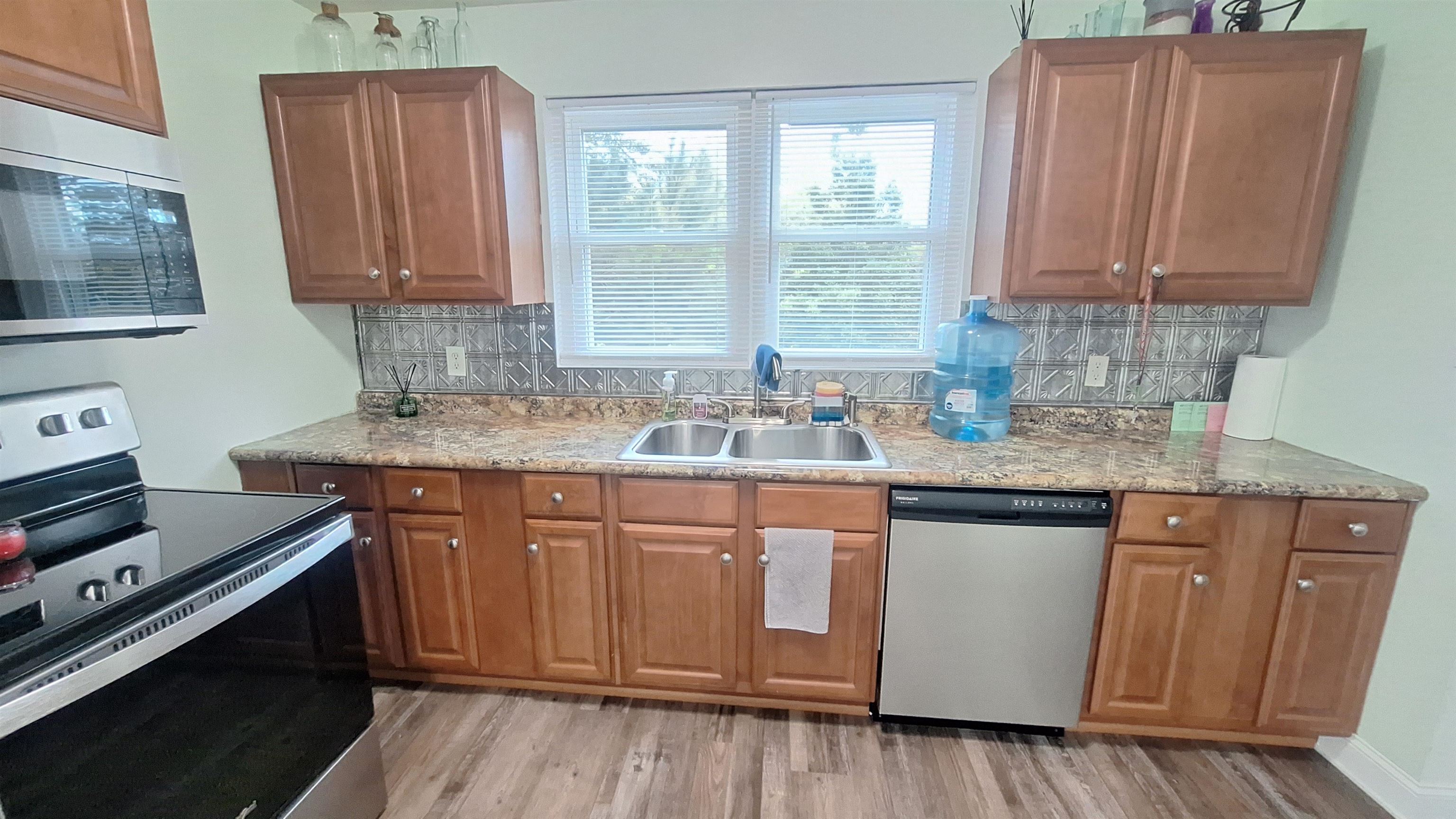 1008 Dunbar St. Property Photo 3