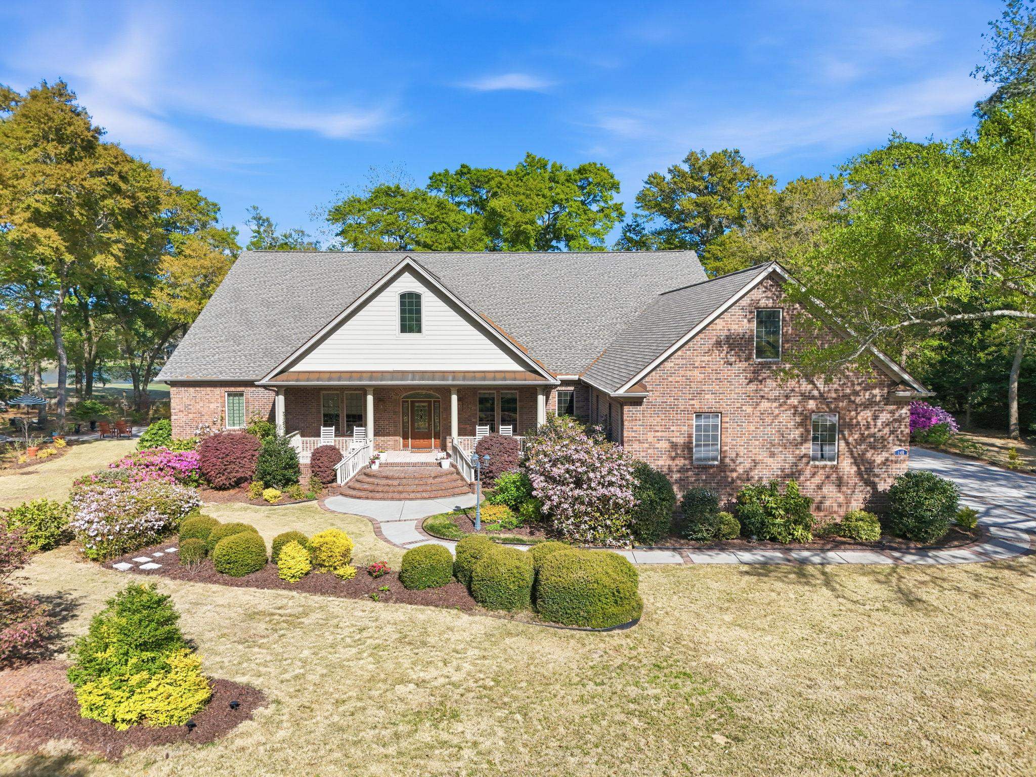 140 Heritage Dr.