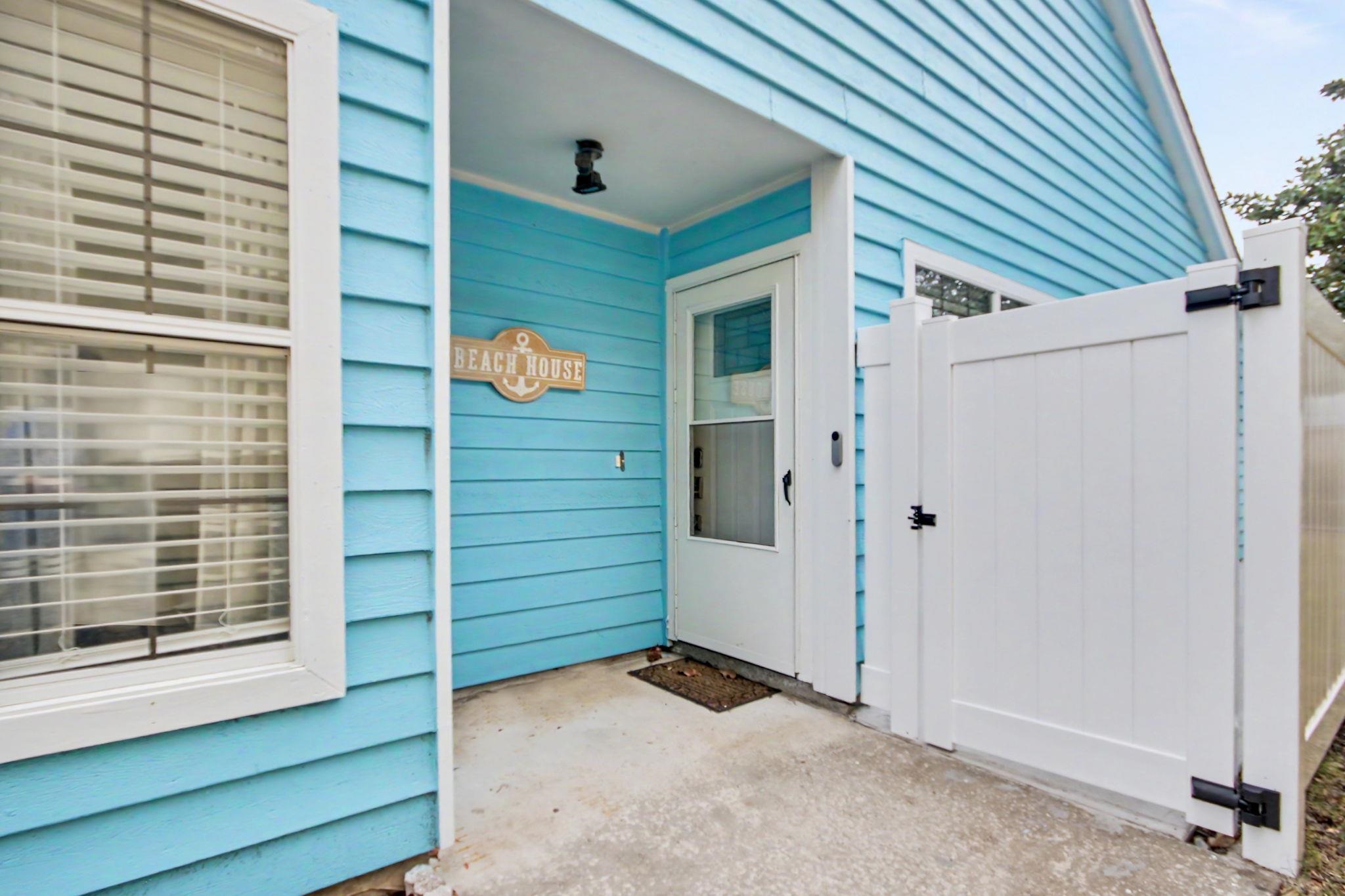 1001 Charles St. Property Photo 4
