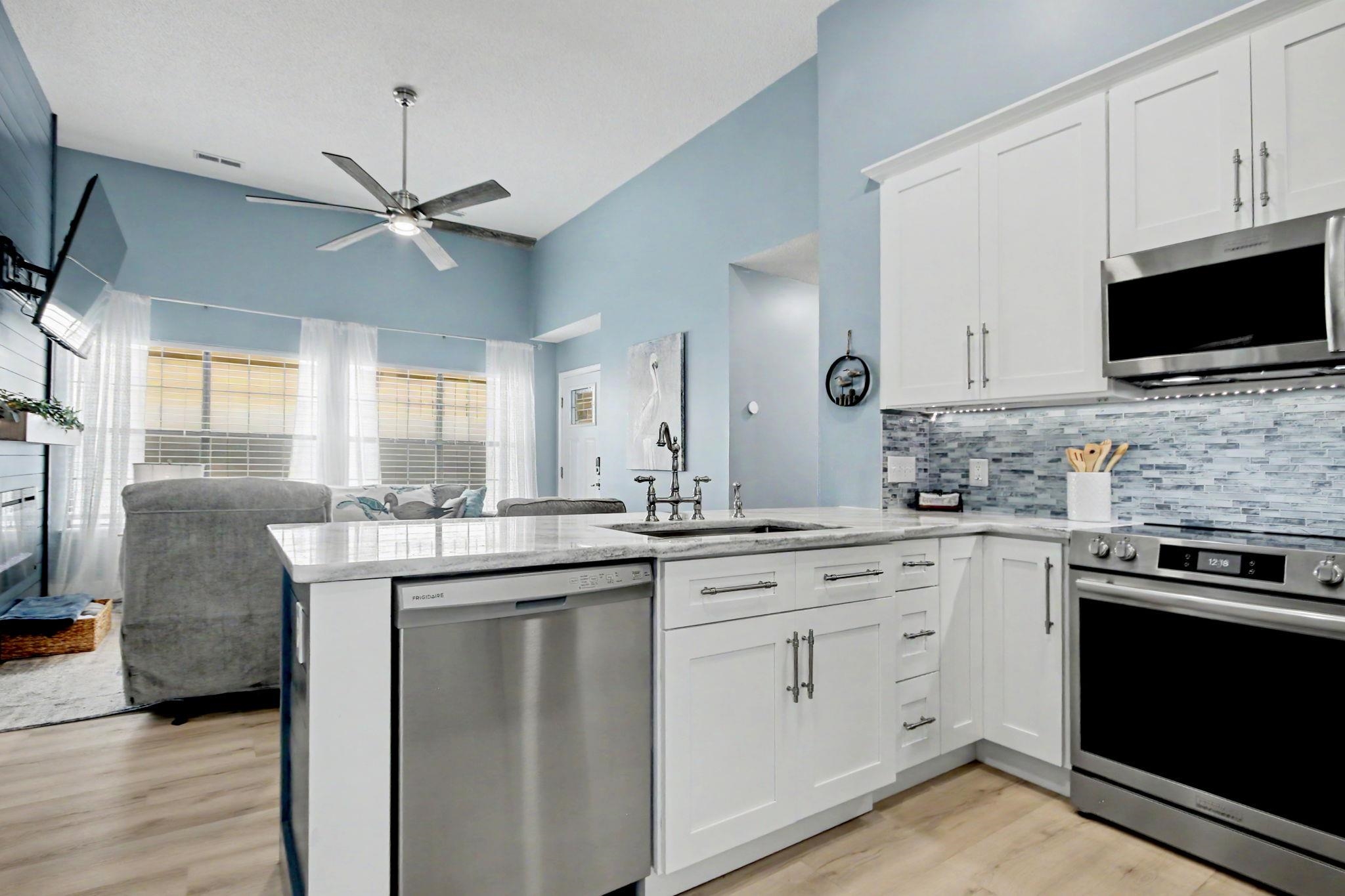 1001 Charles St. Property Photo 10