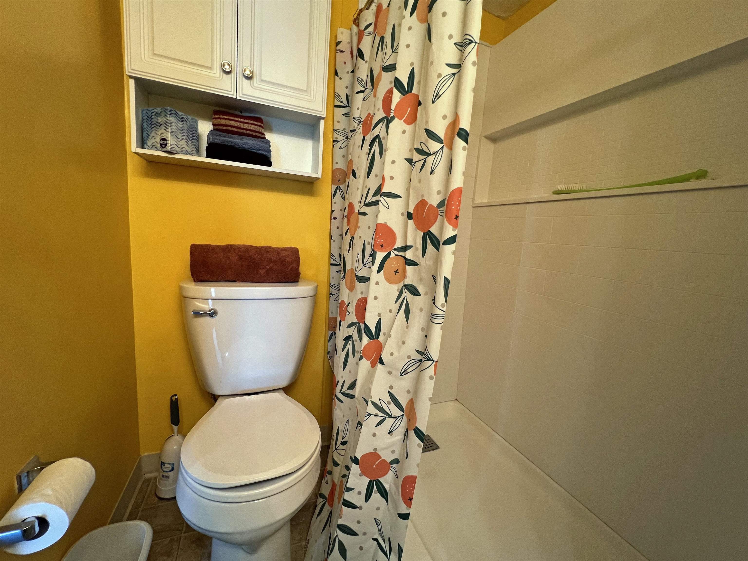 402 Tree Top Ct. Property Photo 6