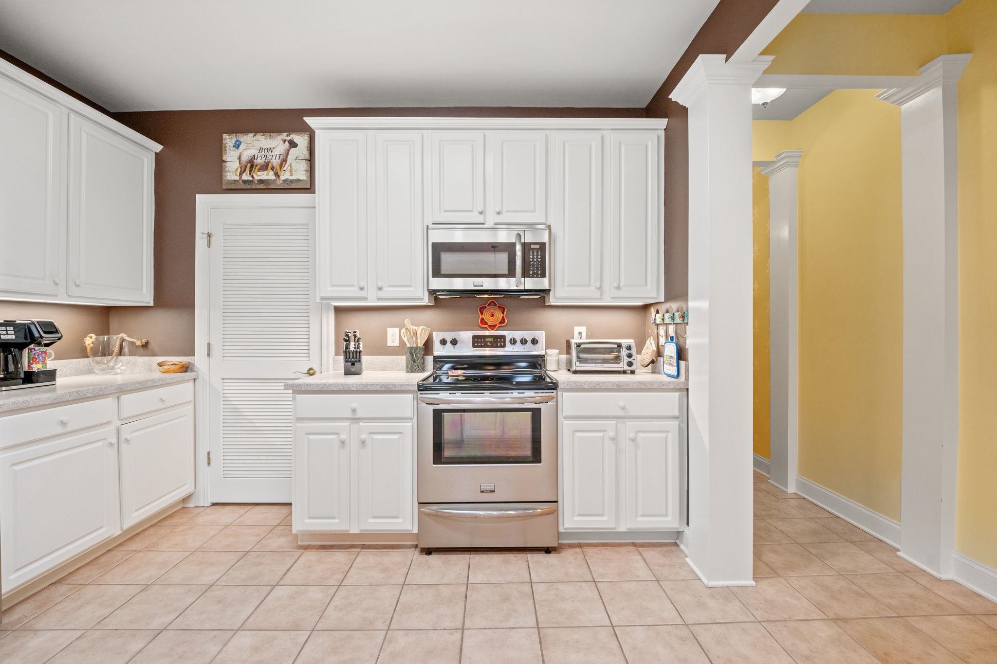 730 Pickering Dr. Property Photo 10