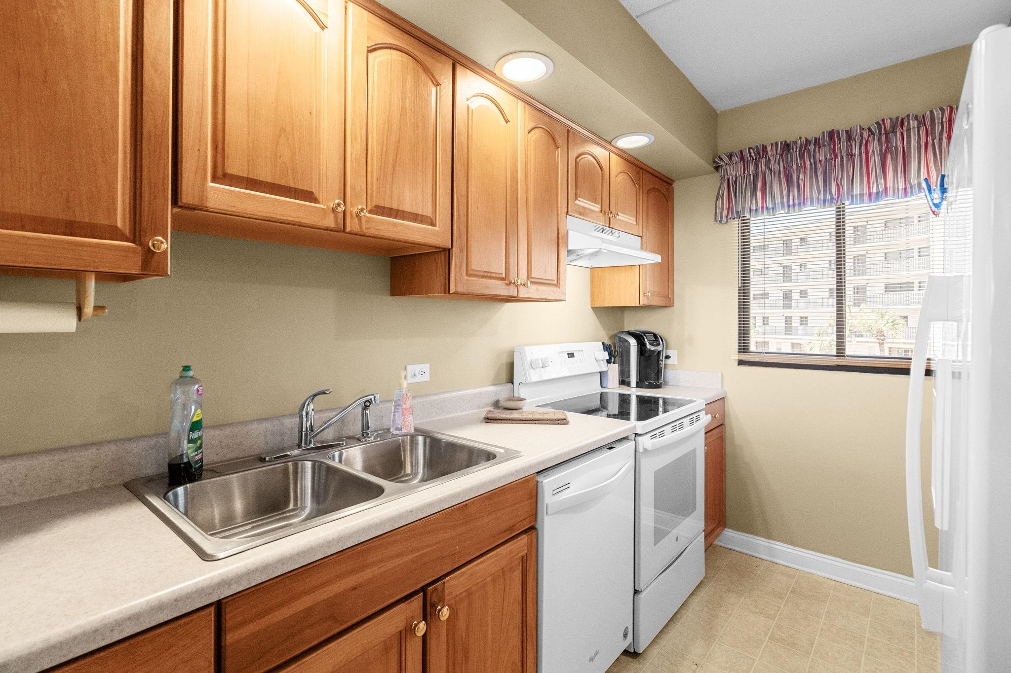 423 Parker Dr. Property Photo 16