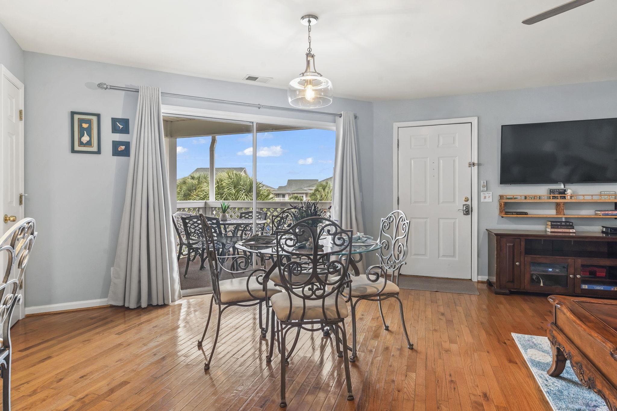 300 Shorehaven Dr. Property Photo 9