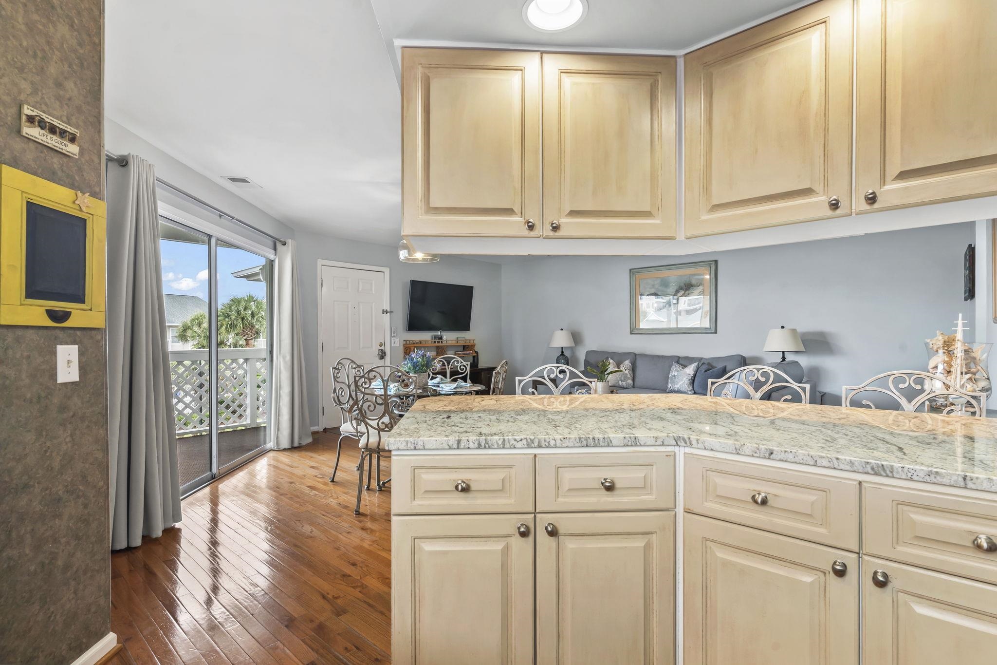 300 Shorehaven Dr. Property Photo 12
