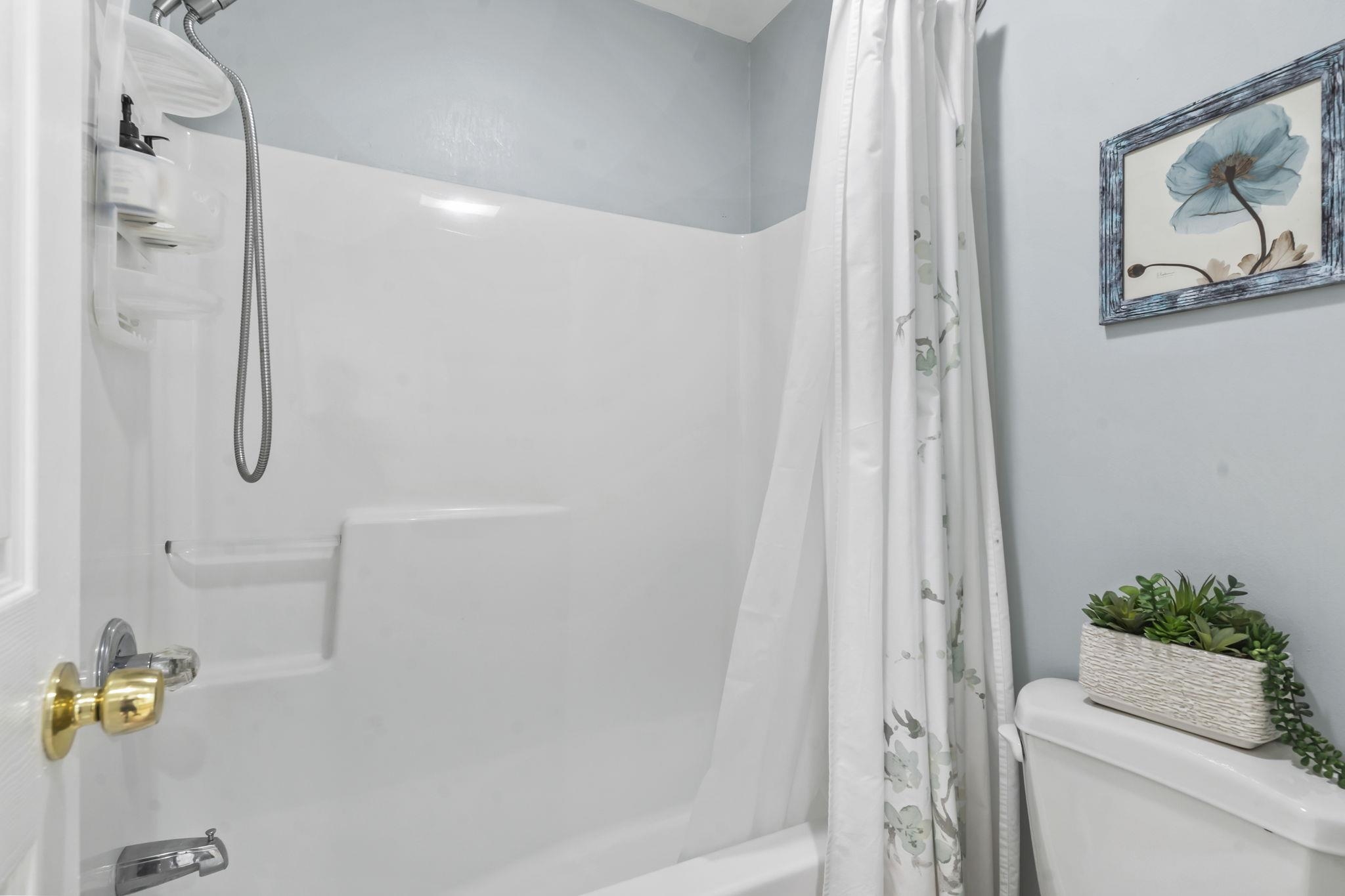 300 Shorehaven Dr. Property Photo 22